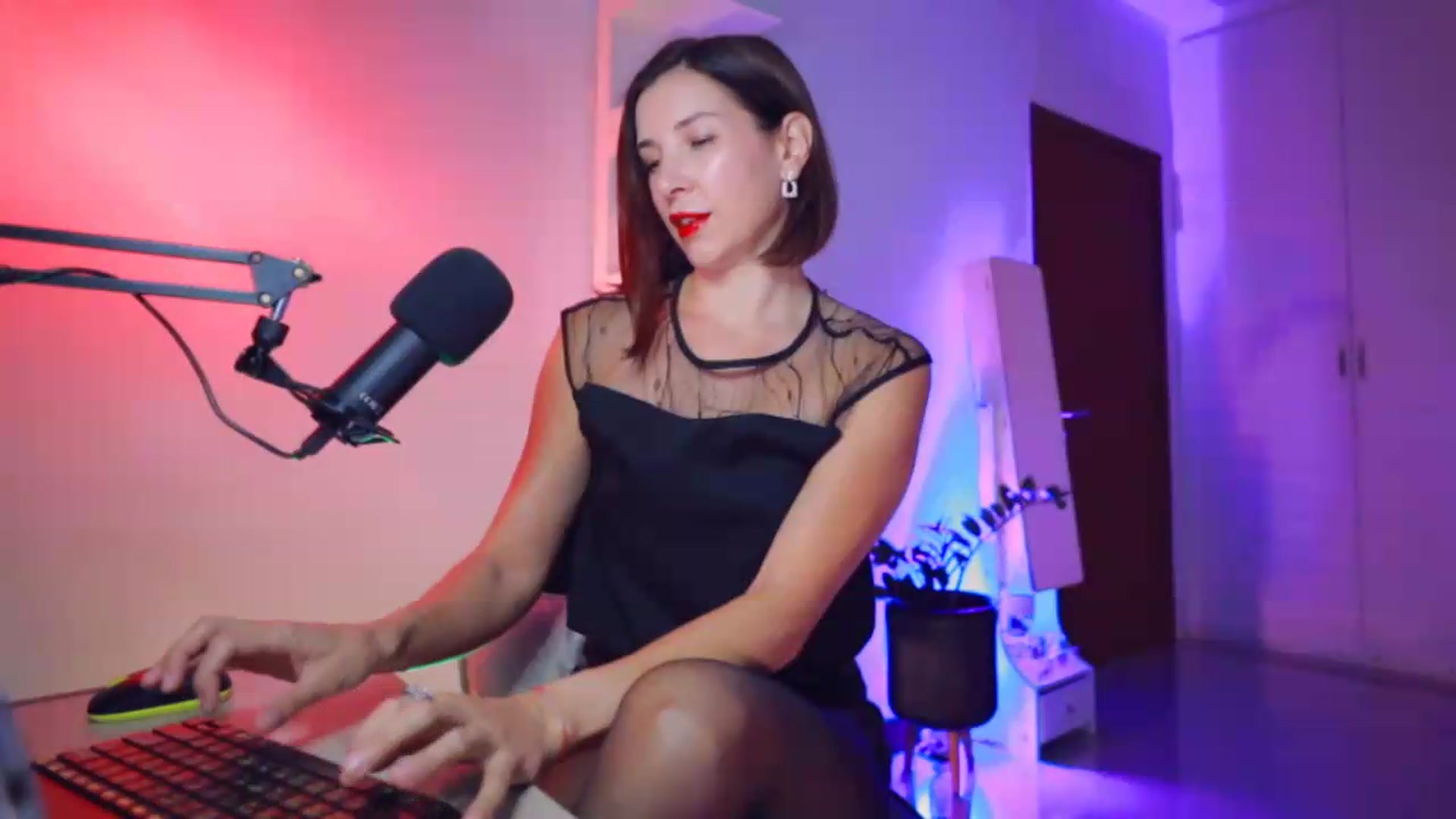 Gallery image thumbnail from AddictsQueen's myfreecams stream on, 08/03/2026, 05:17 image 14 of 20