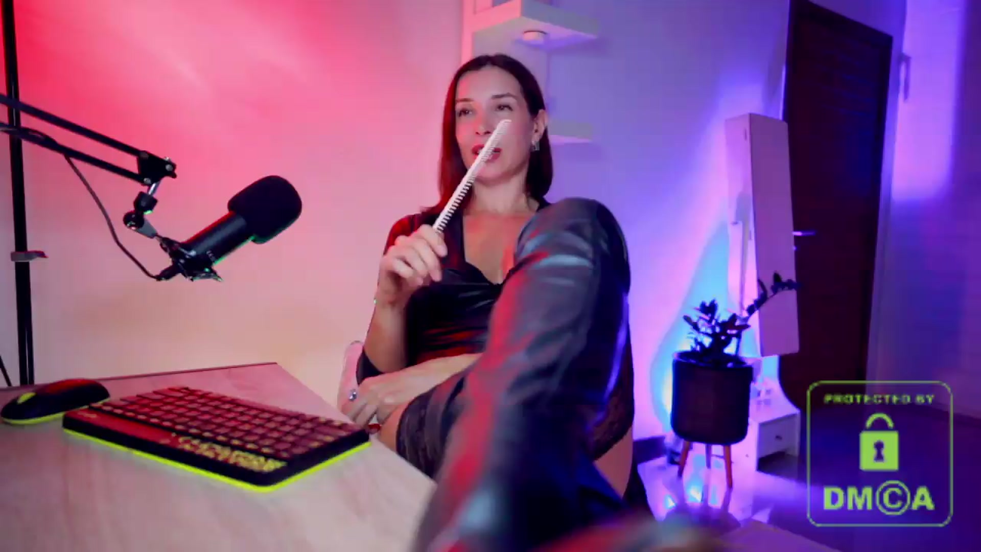 Gallery image thumbnail from AddictsQueen's myfreecams stream on, 08/10/2026, 05:42 image 10 of 20