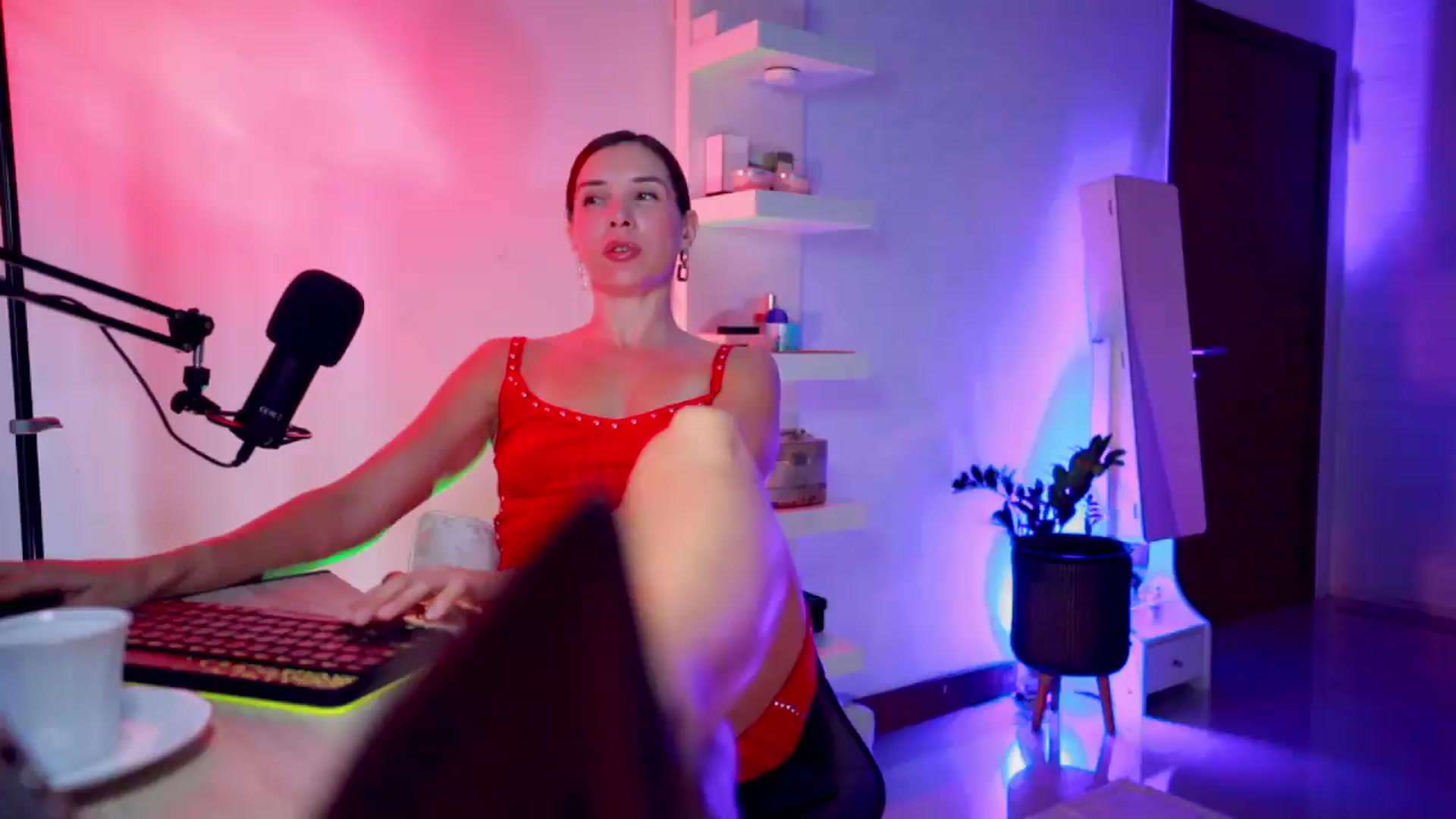 Gallery image thumbnail from AddictsQueen's myfreecams stream on, 08/20/2026, 05:36 image 4 of 20