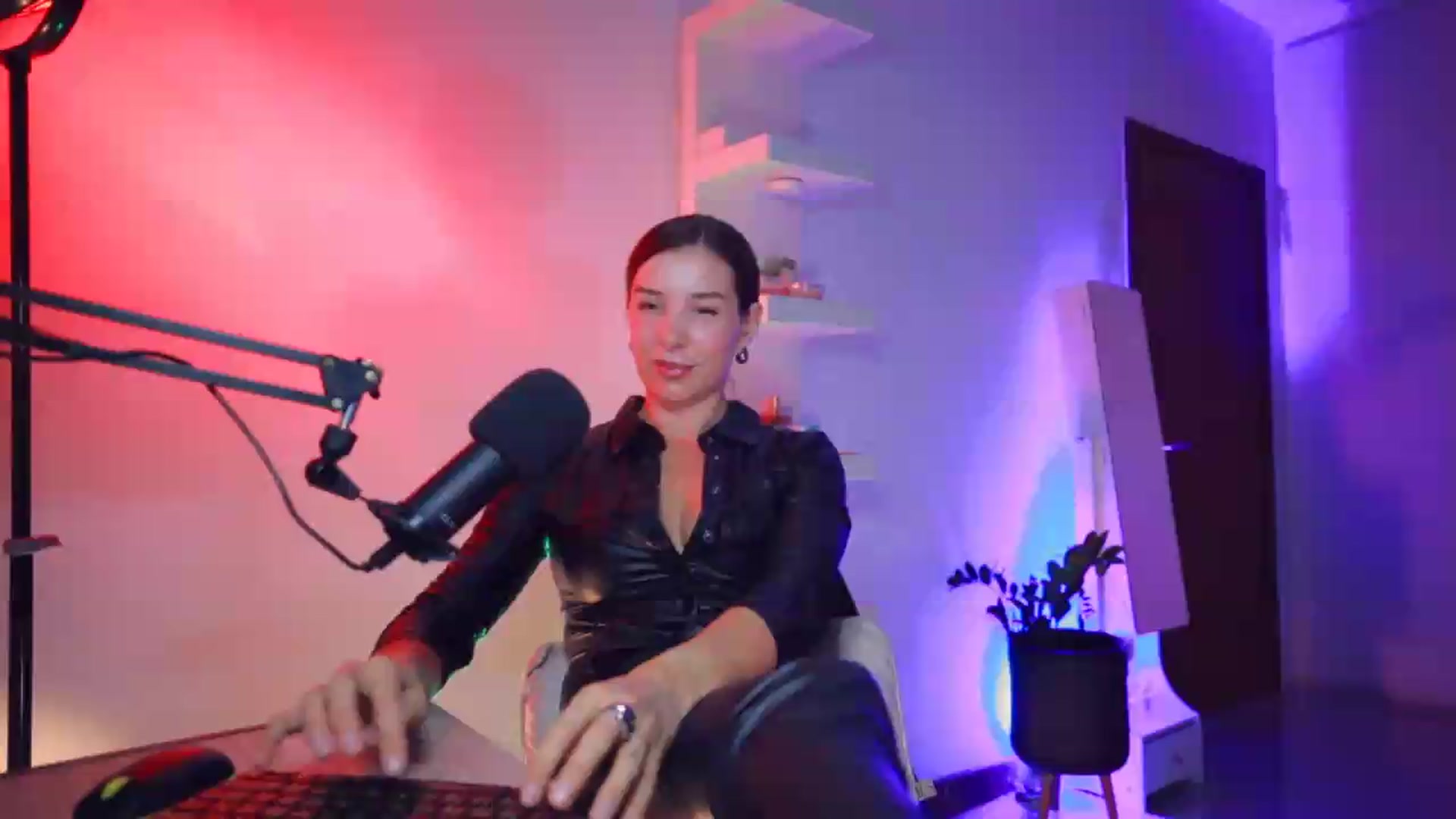 Gallery image thumbnail from AddictsQueen's myfreecams stream on, 08/23/2026, 12:59 image 1 of 20