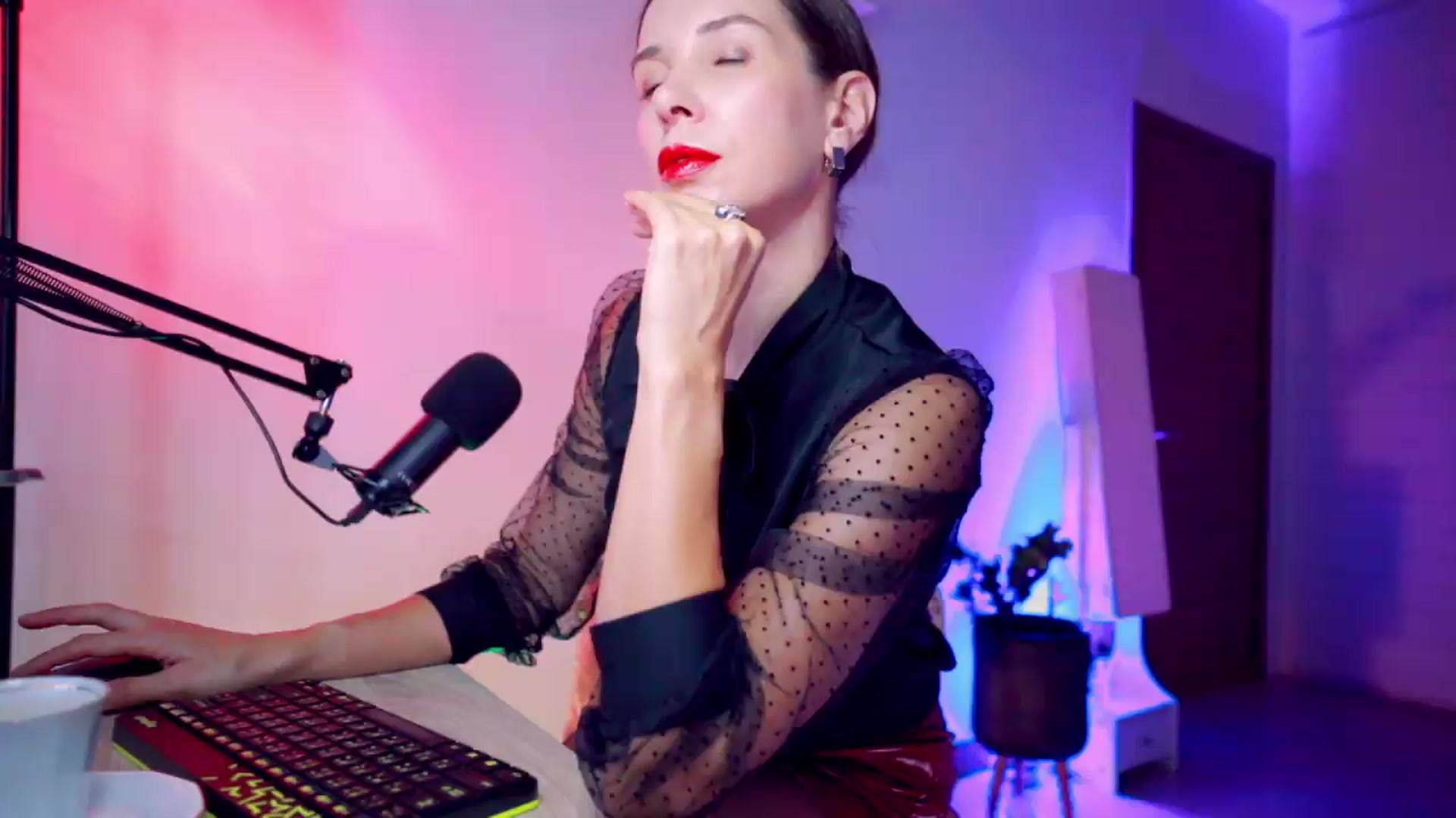 Gallery image thumbnail from AddictsQueen's myfreecams stream on, 08/30/2026, 06:52 image 4 of 20