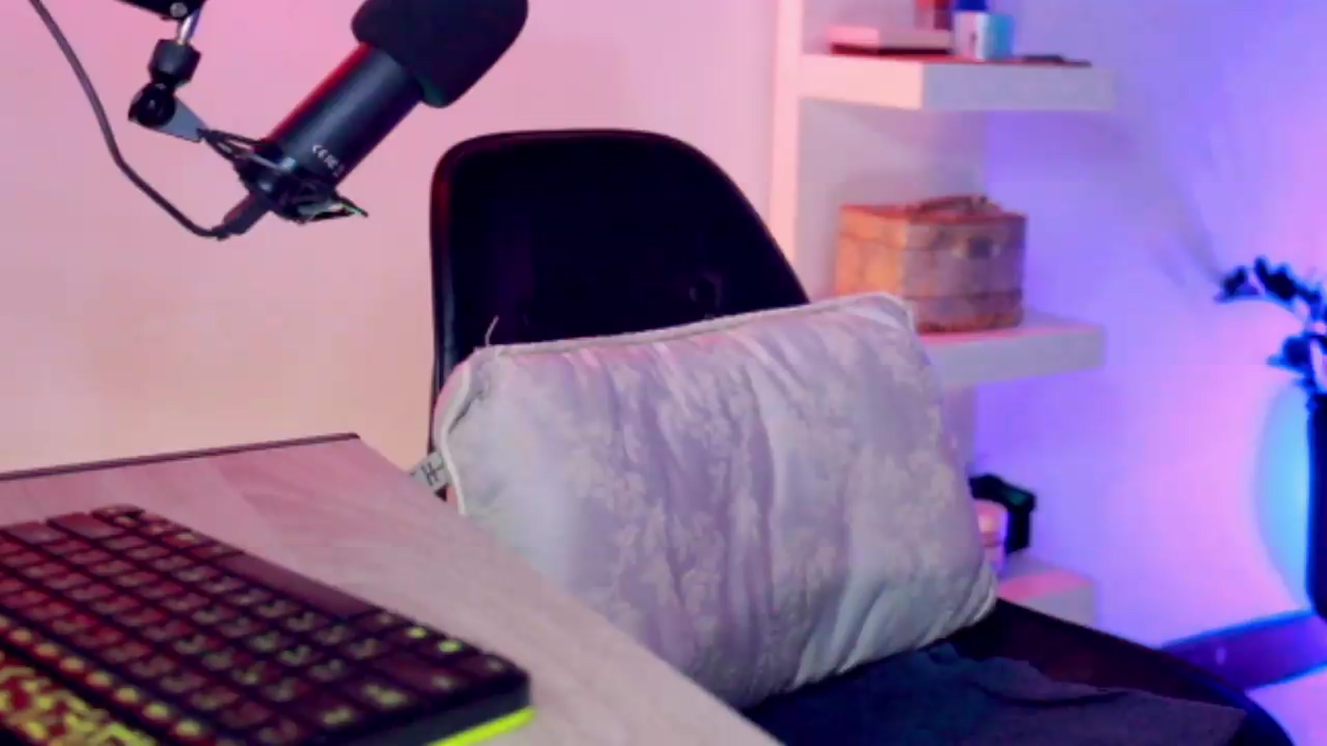 Gallery image thumbnail from AddictsQueen's myfreecams stream on, 08/30/2026, 06:52 image 8 of 20