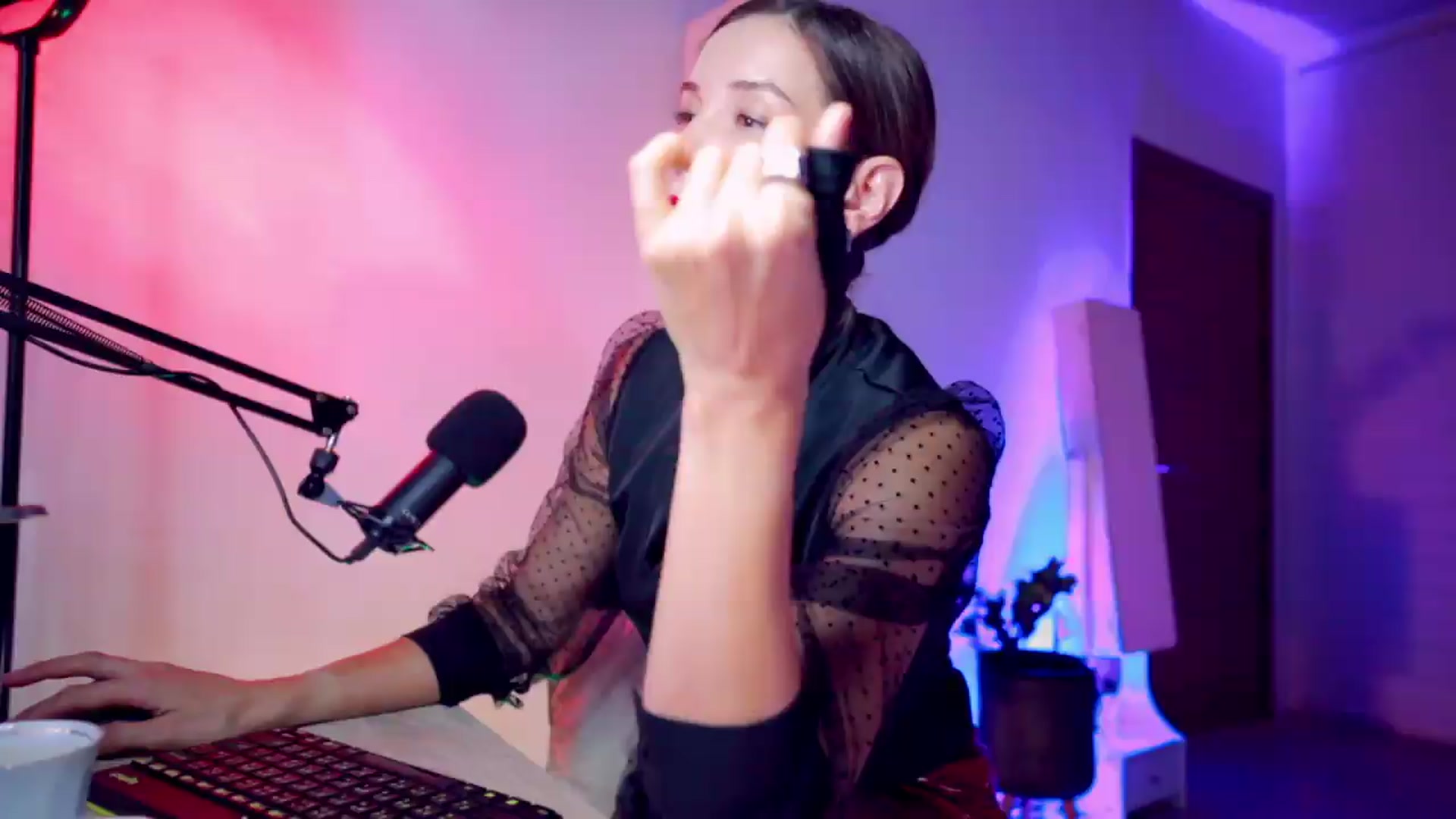 Gallery image thumbnail from AddictsQueen's myfreecams stream on, 08/30/2026, 06:52 image 10 of 20