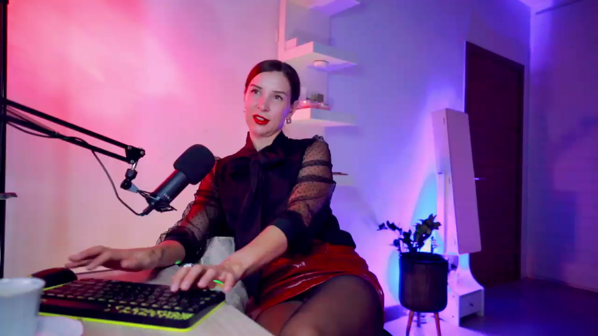 Gallery image thumbnail from AddictsQueen's myfreecams stream on, 08/30/2026, 06:52 image 3 of 20
