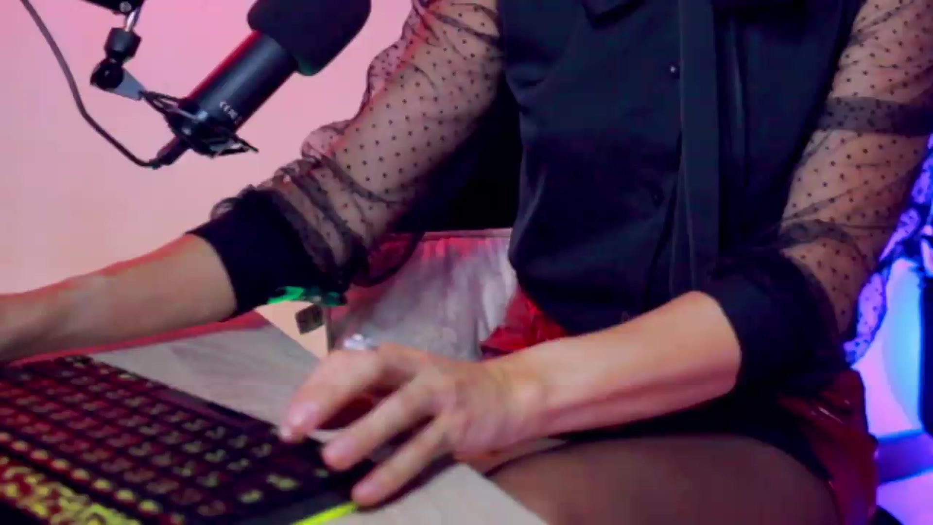 Gallery image thumbnail from AddictsQueen's myfreecams stream on, 08/30/2026, 06:52 image 9 of 20