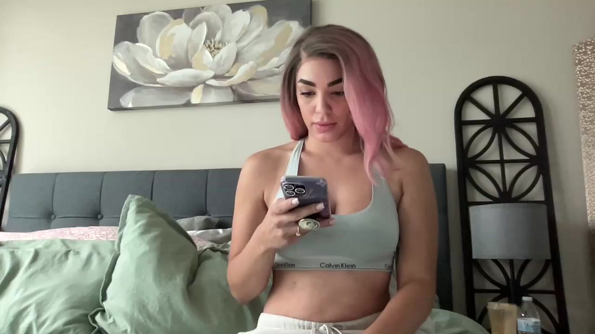 Gallery image thumbnail from Addisonn28's myfreecams stream on, 09/24/2023, 18:32 image 2 of 20