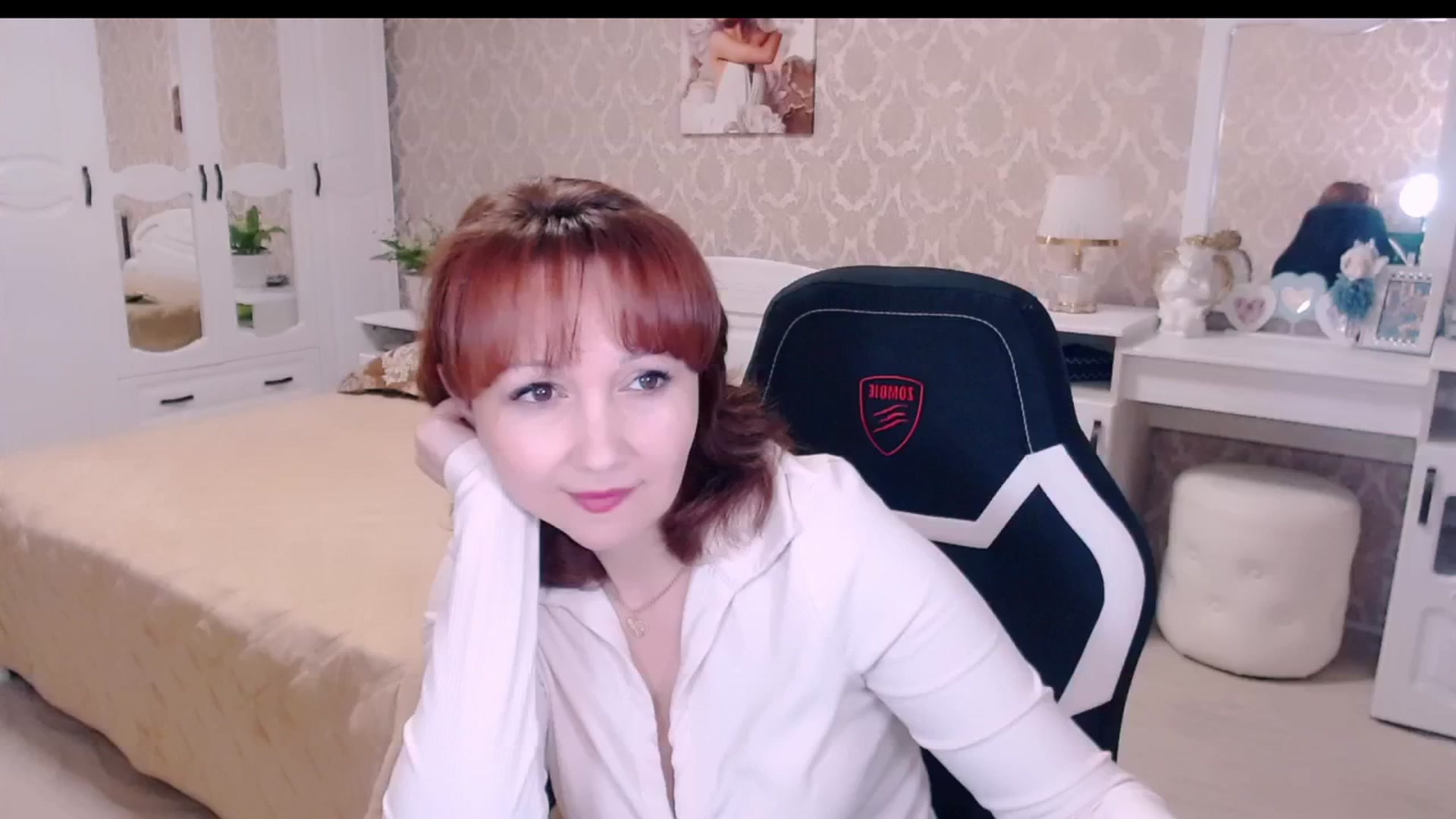 Gallery image thumbnail from AdeleEvans1's myfreecams stream on, 05/11/2025, 17:18 image 19 of 20