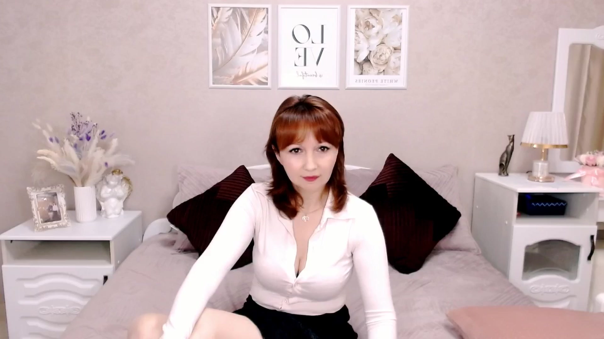 Gallery image thumbnail from AdeleEvans1's myfreecams stream on, 12/24/2025, 22:07 image 3 of 20