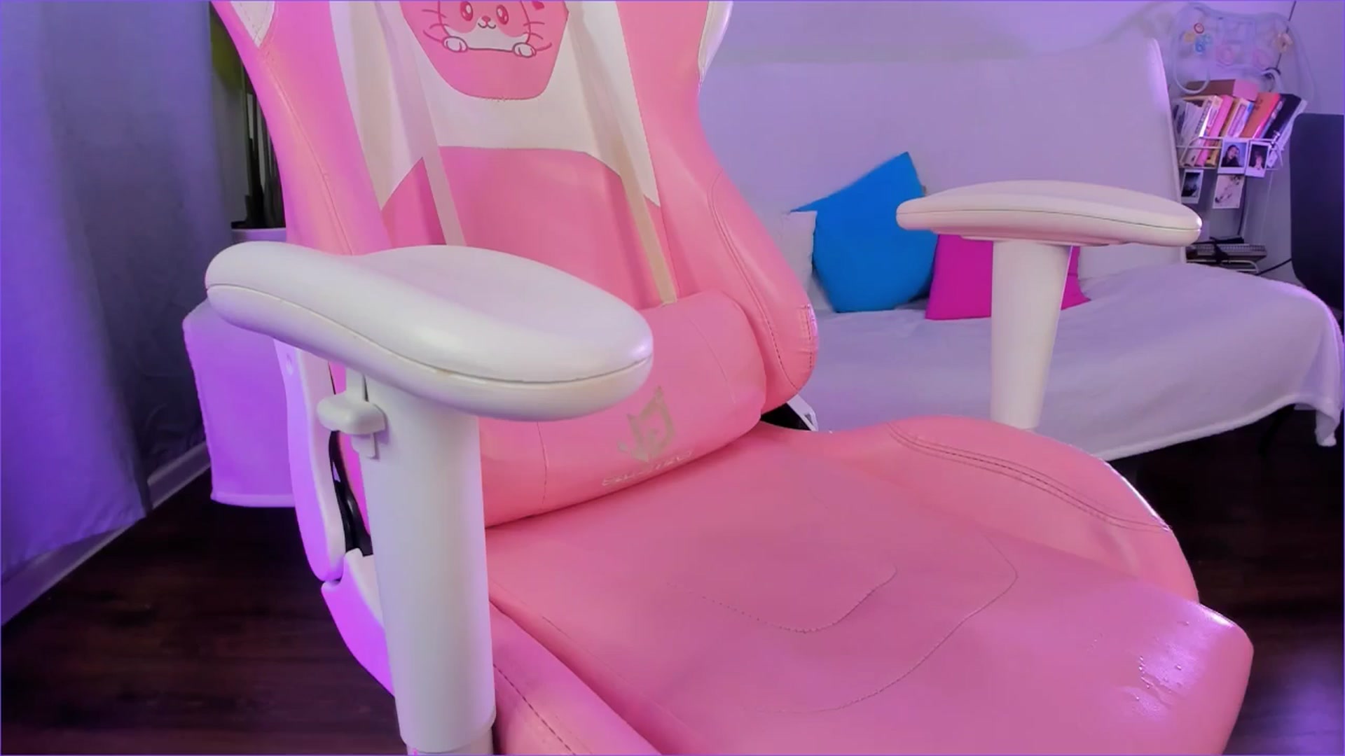 Gallery image thumbnail from AdeleMoon's myfreecams stream on, 02/26/2026, 11:07 image 7 of 20