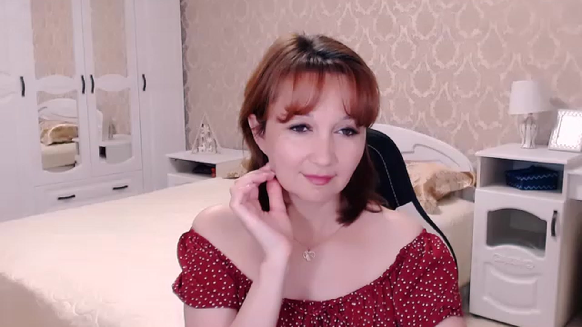 Gallery image thumbnail from AdeleMoran's myfreecams stream on, 08/12/2023, 18:41 image 16 of 20