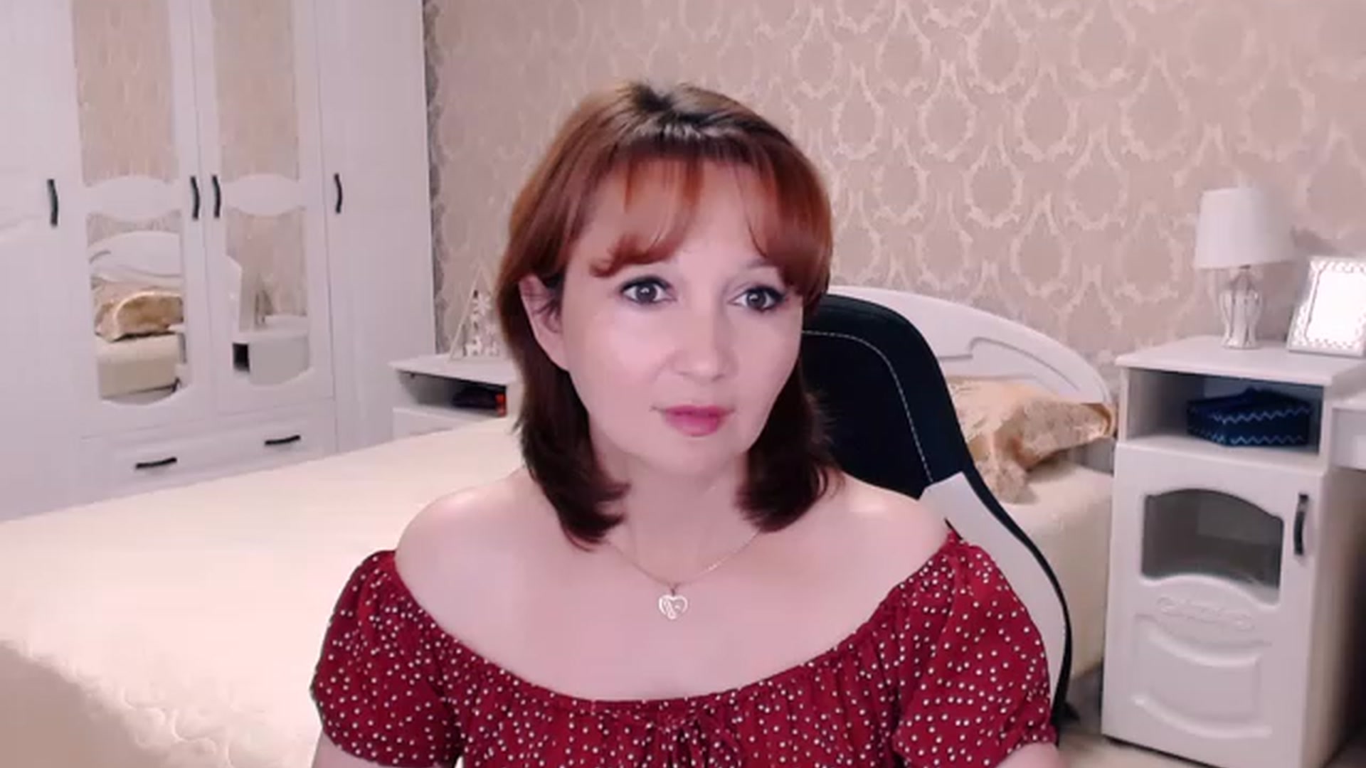 Gallery image thumbnail from AdeleMoran's myfreecams stream on, 08/12/2023, 18:41 image 10 of 20