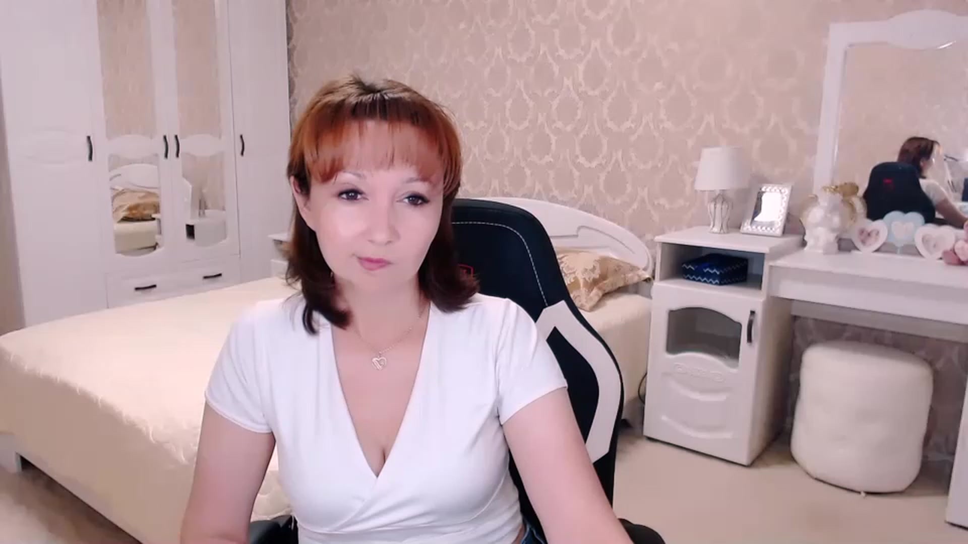 Gallery image thumbnail from AdeleMoran's myfreecams stream on, 08/13/2023, 16:33 image 9 of 20