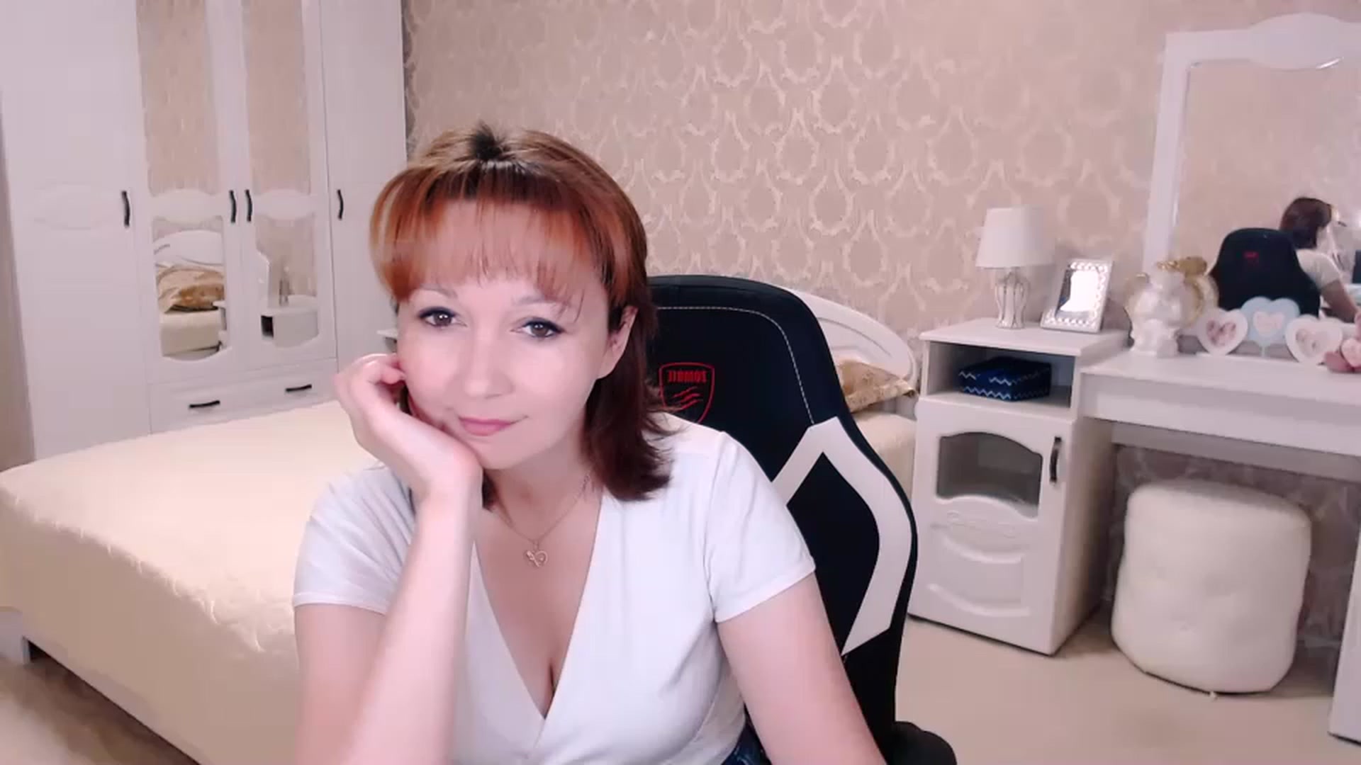 Gallery image thumbnail from AdeleMoran's myfreecams stream on, 08/13/2023, 16:33 image 7 of 20