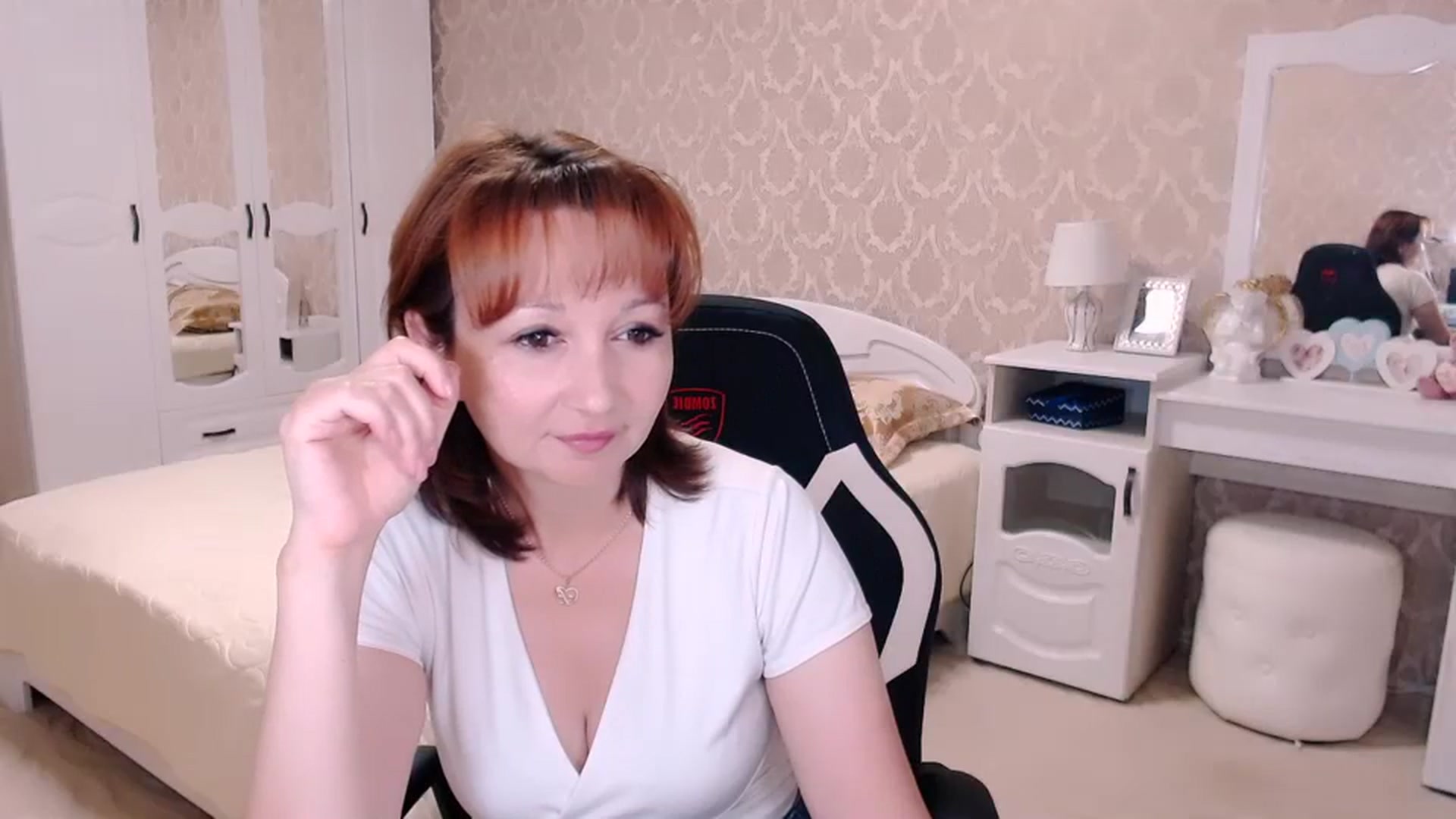 Gallery image thumbnail from AdeleMoran's myfreecams stream on, 08/13/2023, 17:27 image 4 of 20