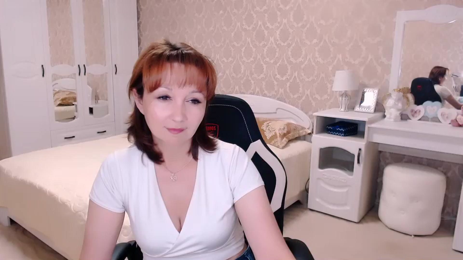 Gallery image thumbnail from AdeleMoran's myfreecams stream on, 08/13/2023, 17:27 image 6 of 20