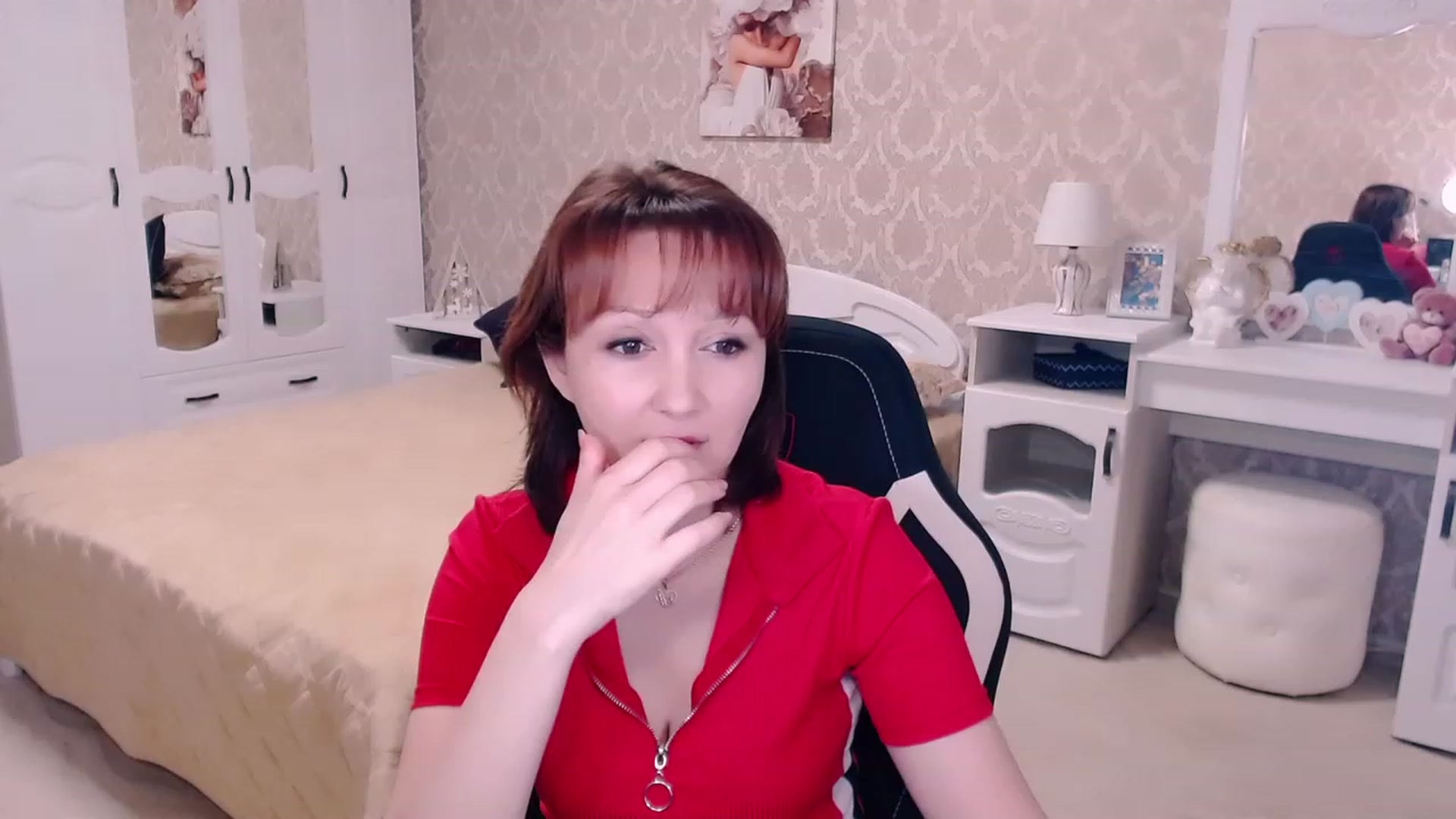 Gallery image thumbnail from AdeleMoran's myfreecams stream on, 03/19/2024, 13:50 image 10 of 20