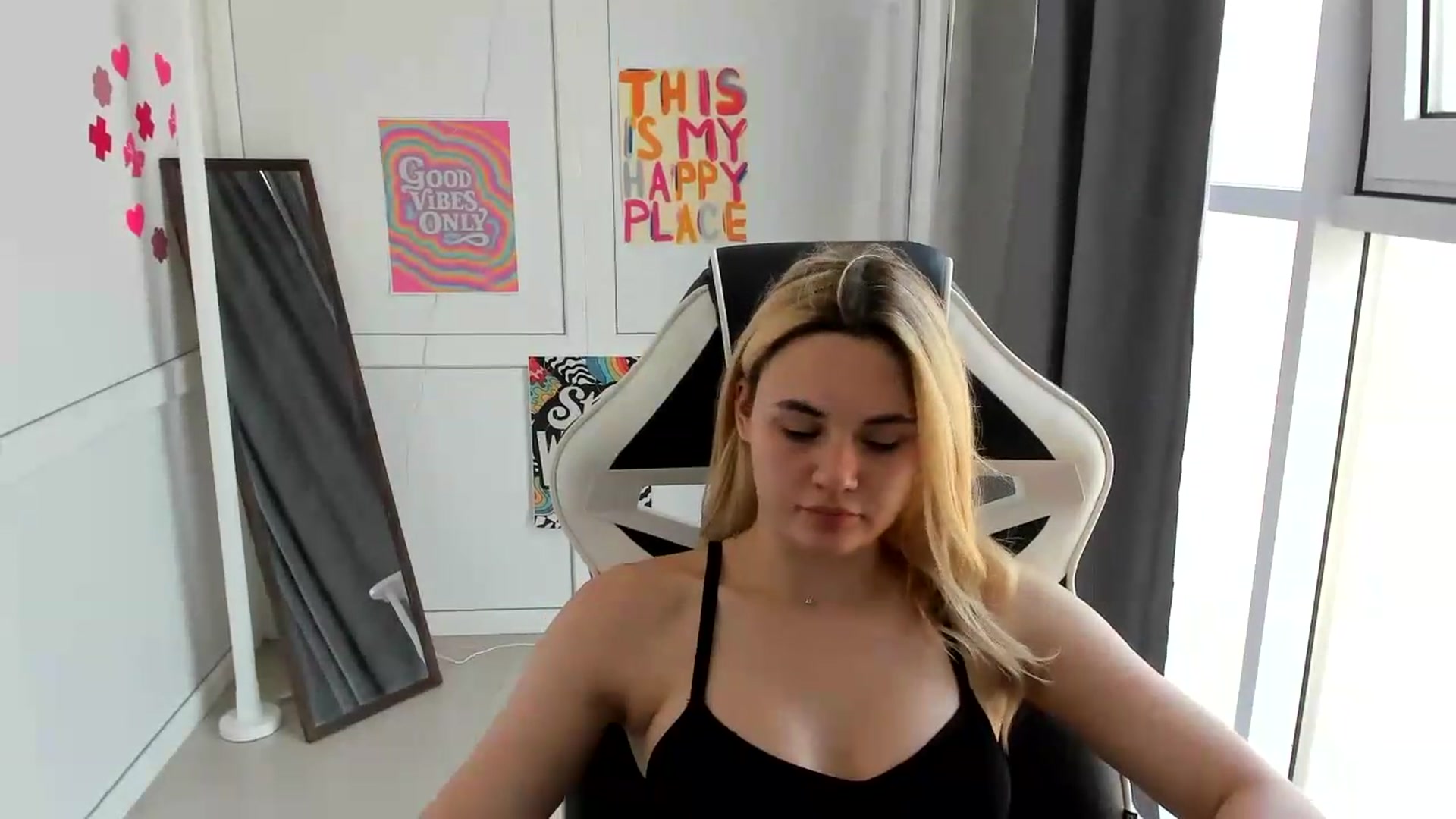 Gallery image thumbnail from AdeliaSol's myfreecams stream on, 08/03/2026, 11:19 image 17 of 20