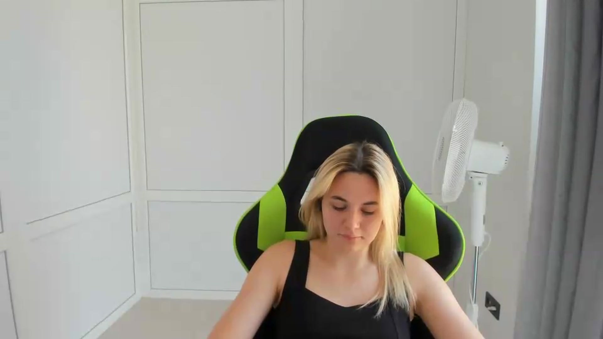Gallery image thumbnail from AdeliaSol's myfreecams stream on, 08/10/2026, 09:44 image 12 of 20