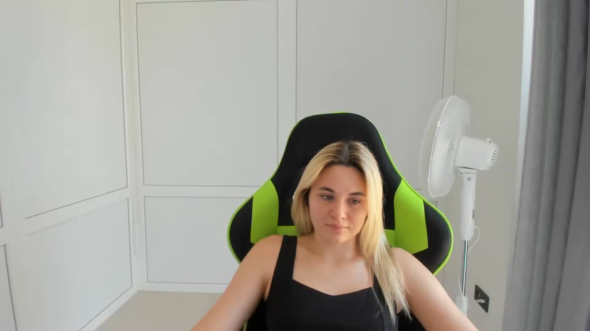 Gallery image thumbnail from AdeliaSol's myfreecams stream on, 08/10/2026, 09:44 image 18 of 20