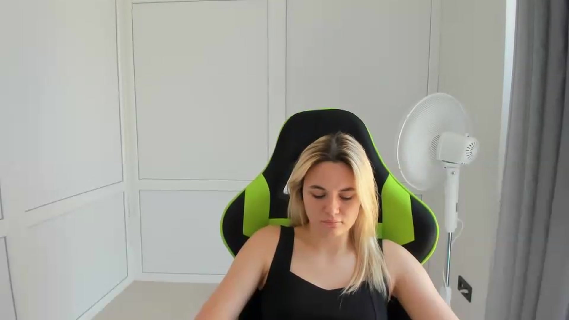 Gallery image thumbnail from AdeliaSol's myfreecams stream on, 08/10/2026, 09:44 image 10 of 20