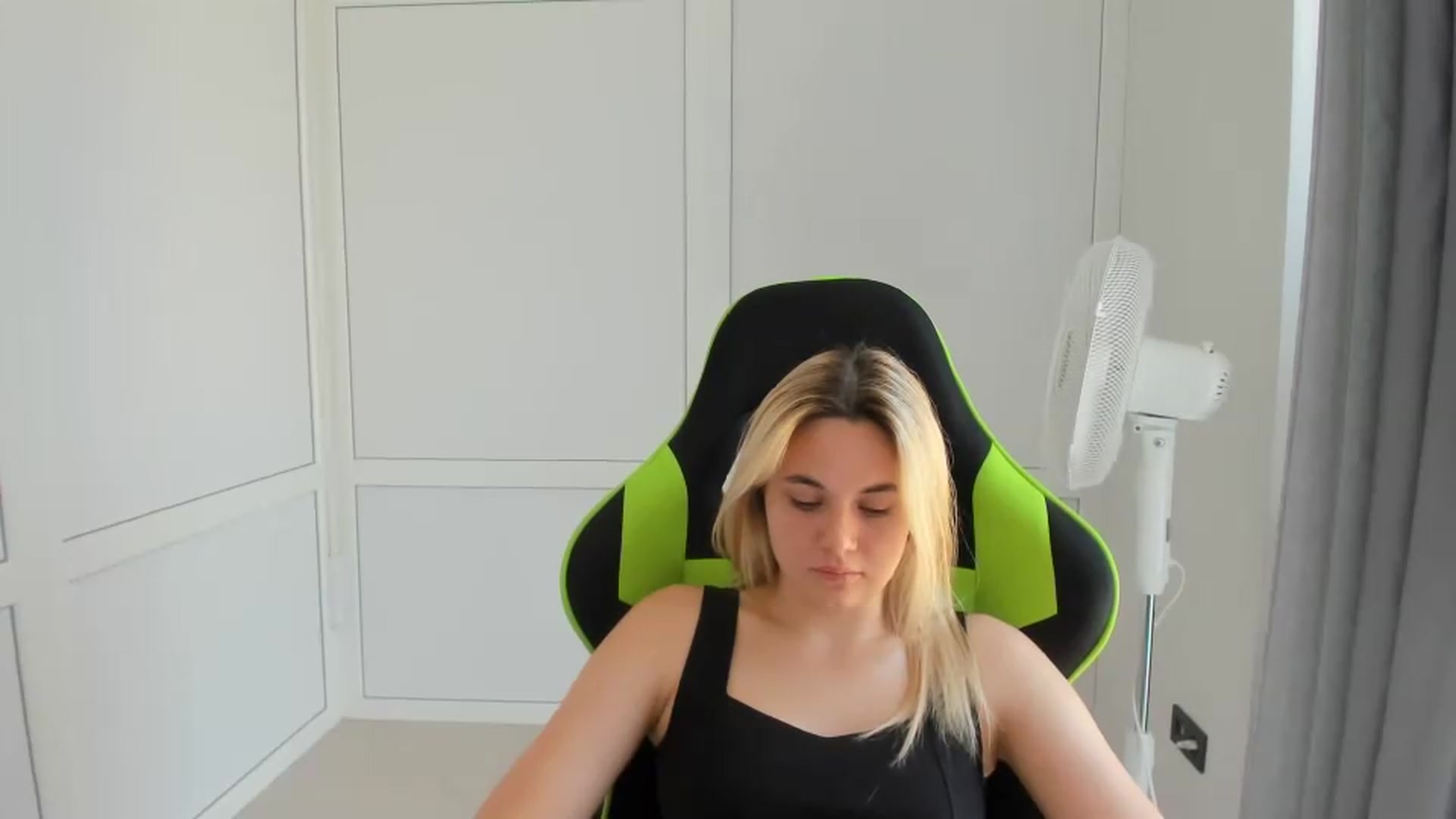 Gallery image thumbnail from AdeliaSol's myfreecams stream on, 08/10/2026, 09:44 image 13 of 20