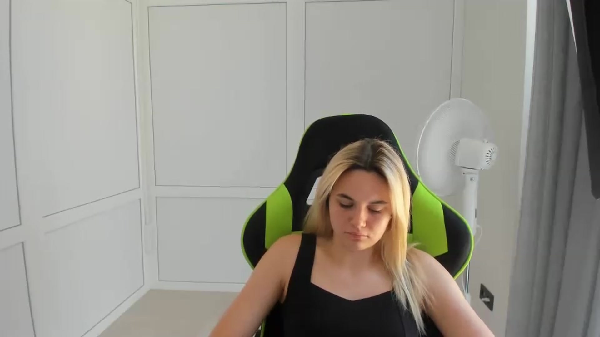 Gallery image thumbnail from AdeliaSol's myfreecams stream on, 08/10/2026, 10:52 image 19 of 20