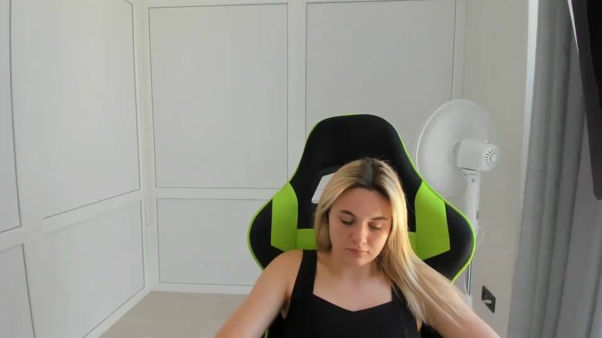 Gallery image thumbnail from AdeliaSol's myfreecams stream on, 08/10/2026, 10:52 image 17 of 20