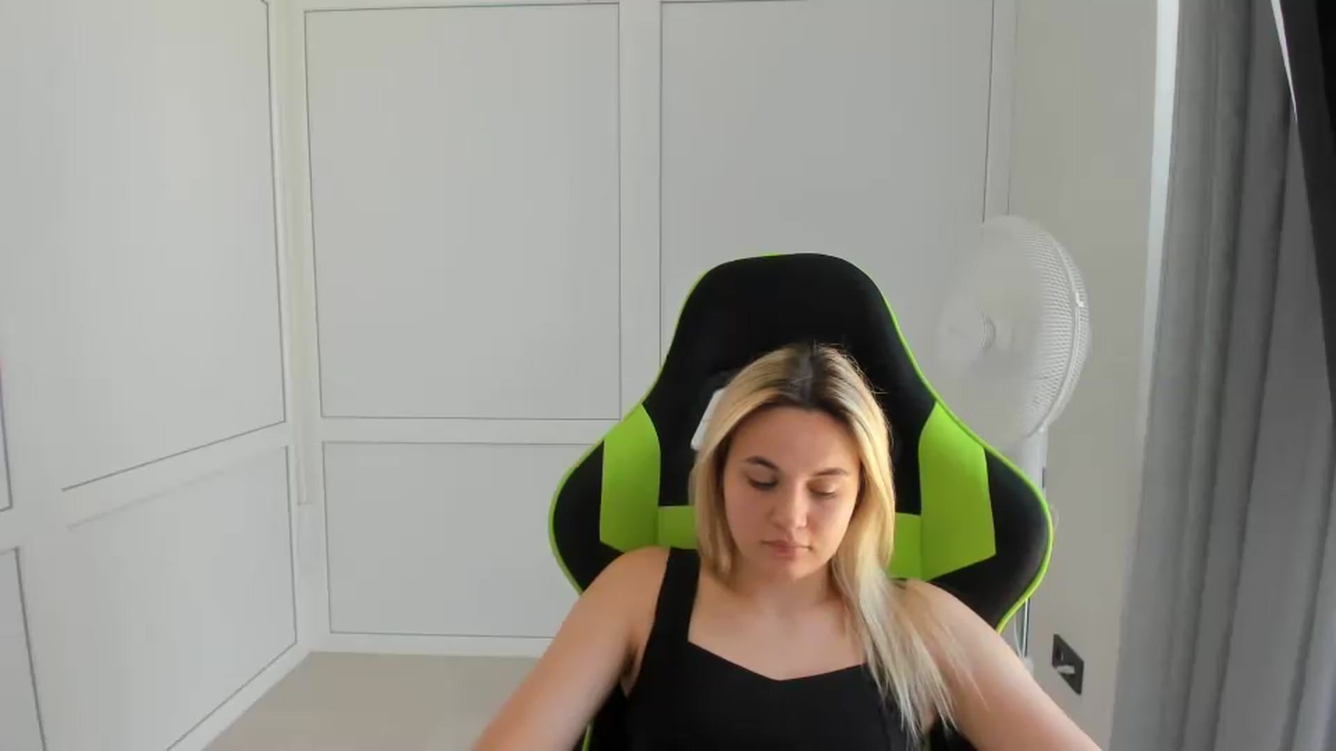 Gallery image thumbnail from AdeliaSol's myfreecams stream on, 08/10/2026, 10:52 image 10 of 20