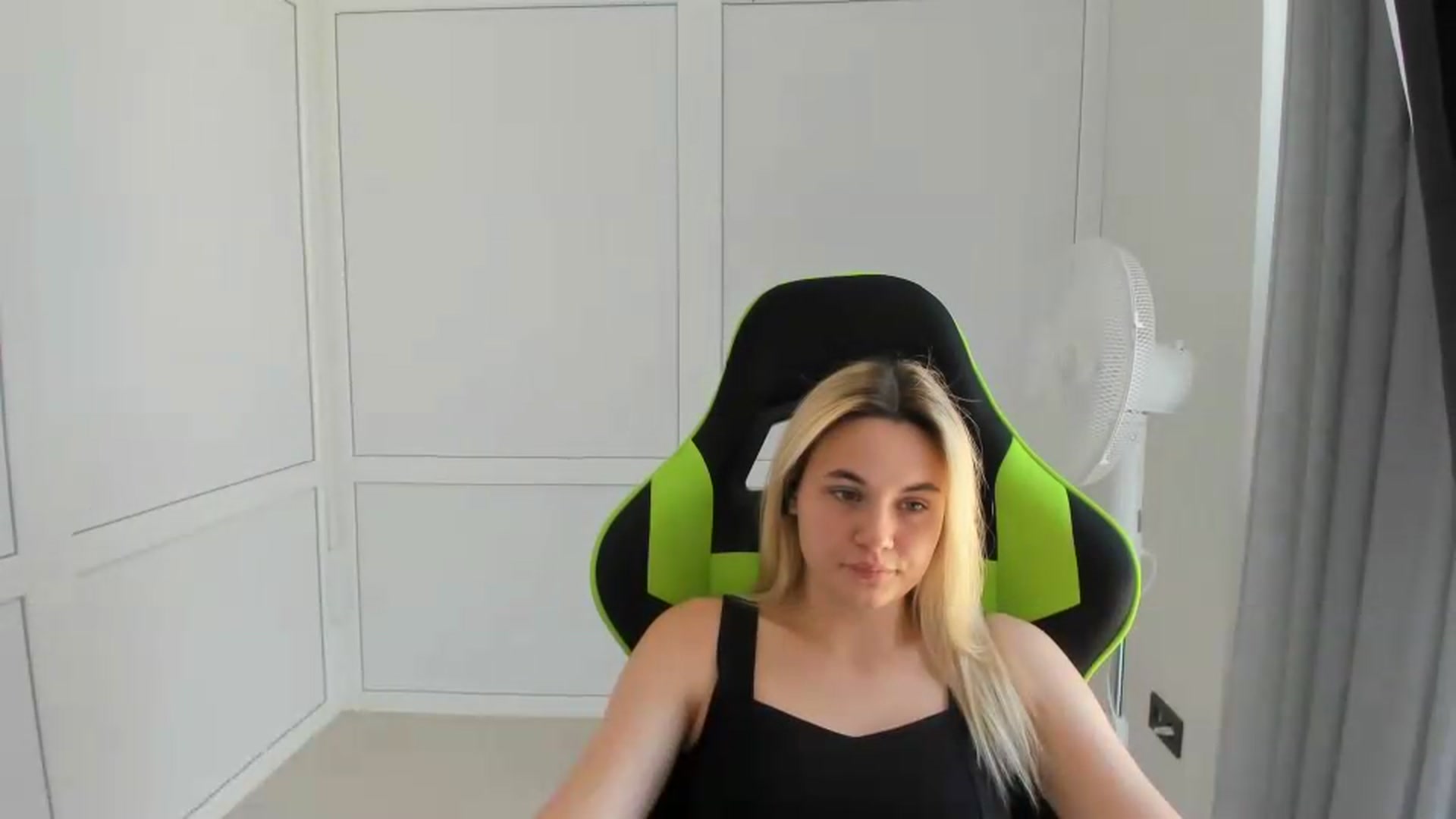 Gallery image thumbnail from AdeliaSol's myfreecams stream on, 08/10/2026, 10:52 image 5 of 20