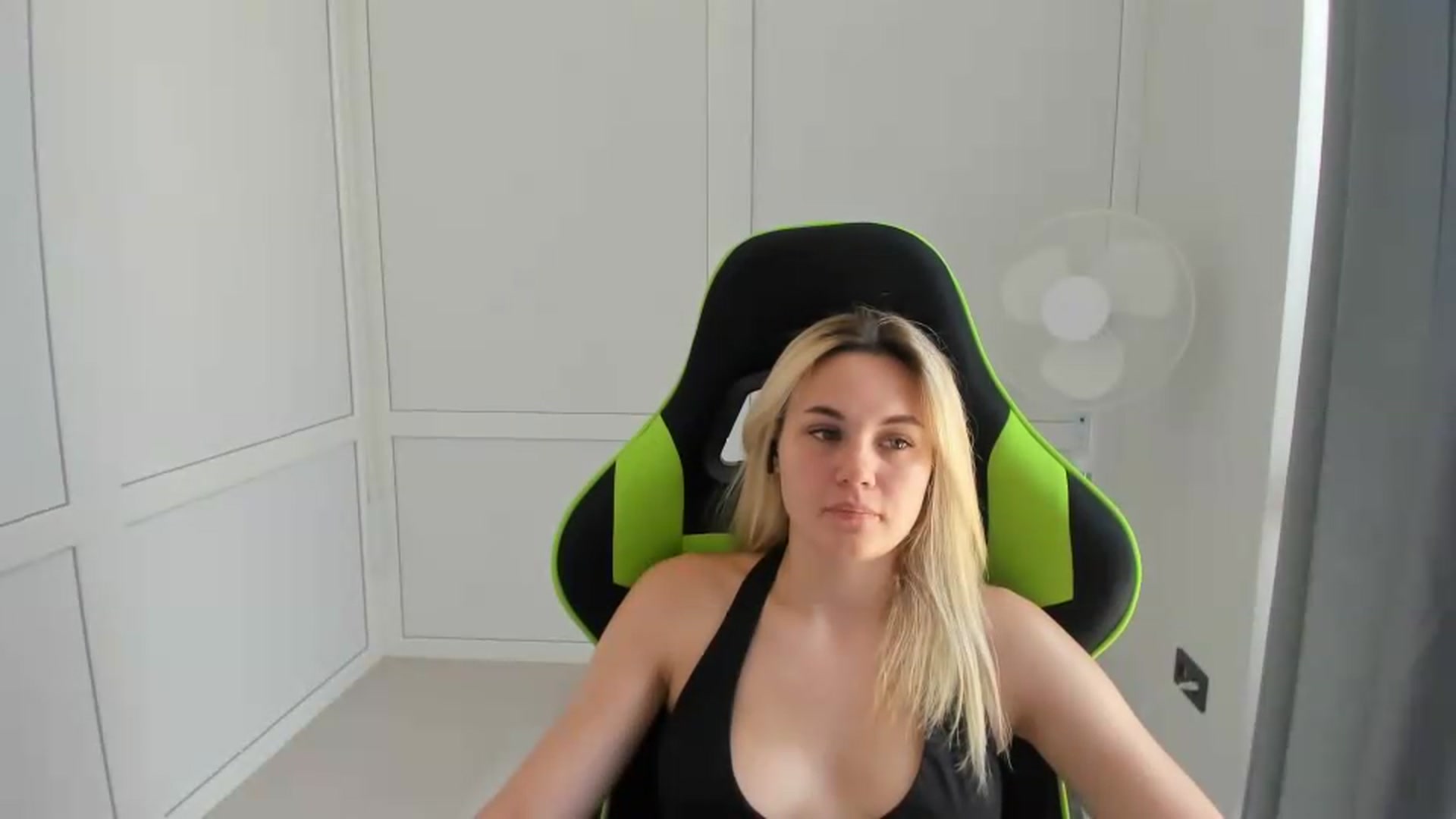 Gallery image thumbnail from AdeliaSol's myfreecams stream on, 08/15/2026, 11:18 image 14 of 20