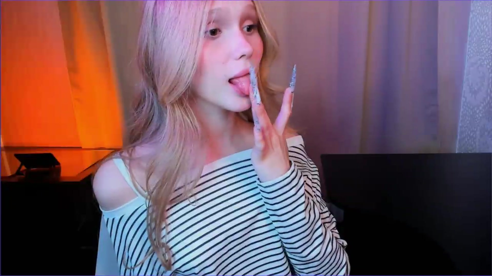 Gallery image thumbnail from AdelineCrash's myfreecams stream on, 06/05/2026, 08:15 image 5 of 20