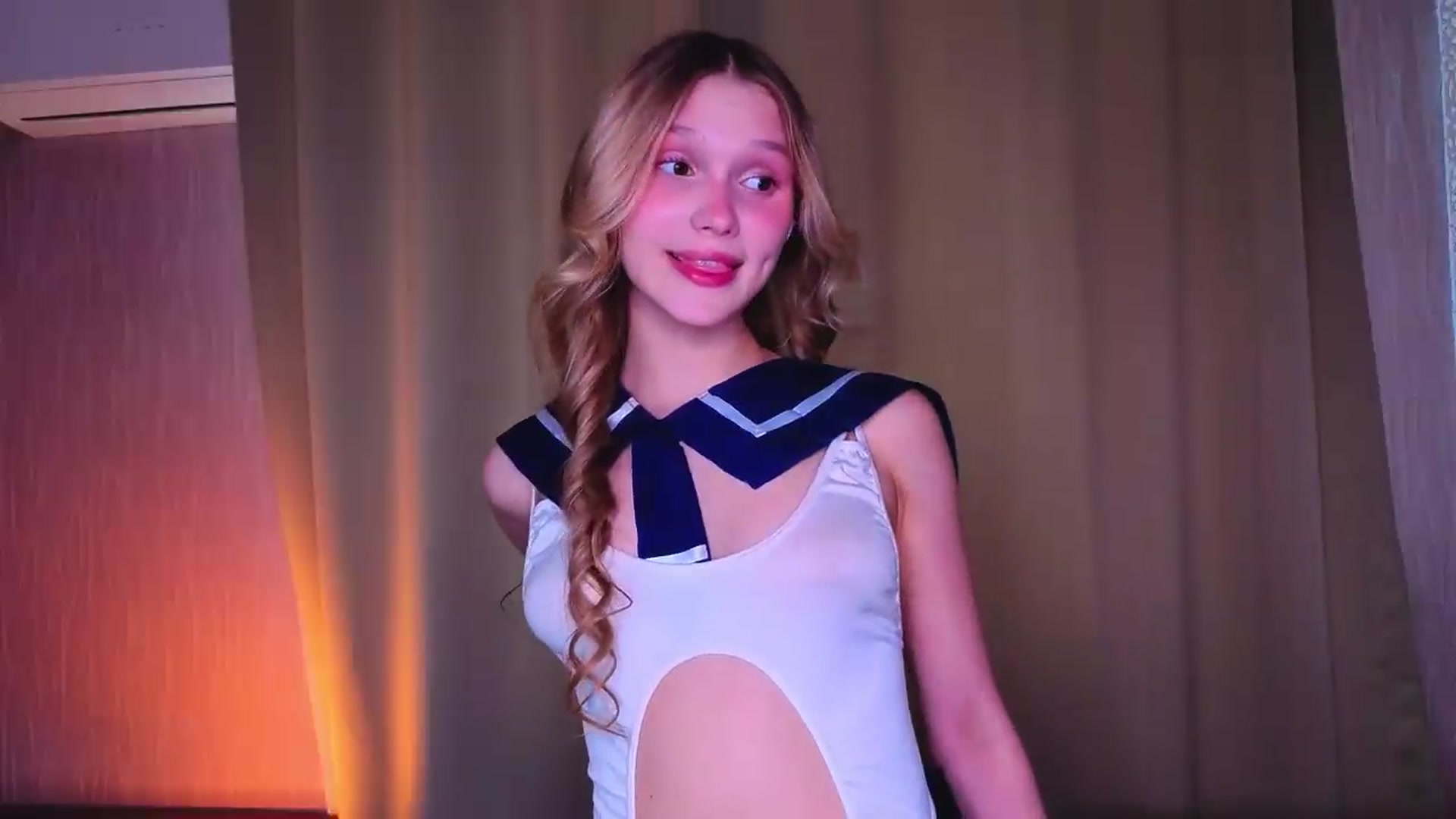 Gallery image thumbnail from AdelineCrash's myfreecams stream on, 07/19/2026, 09:29 image 3 of 20