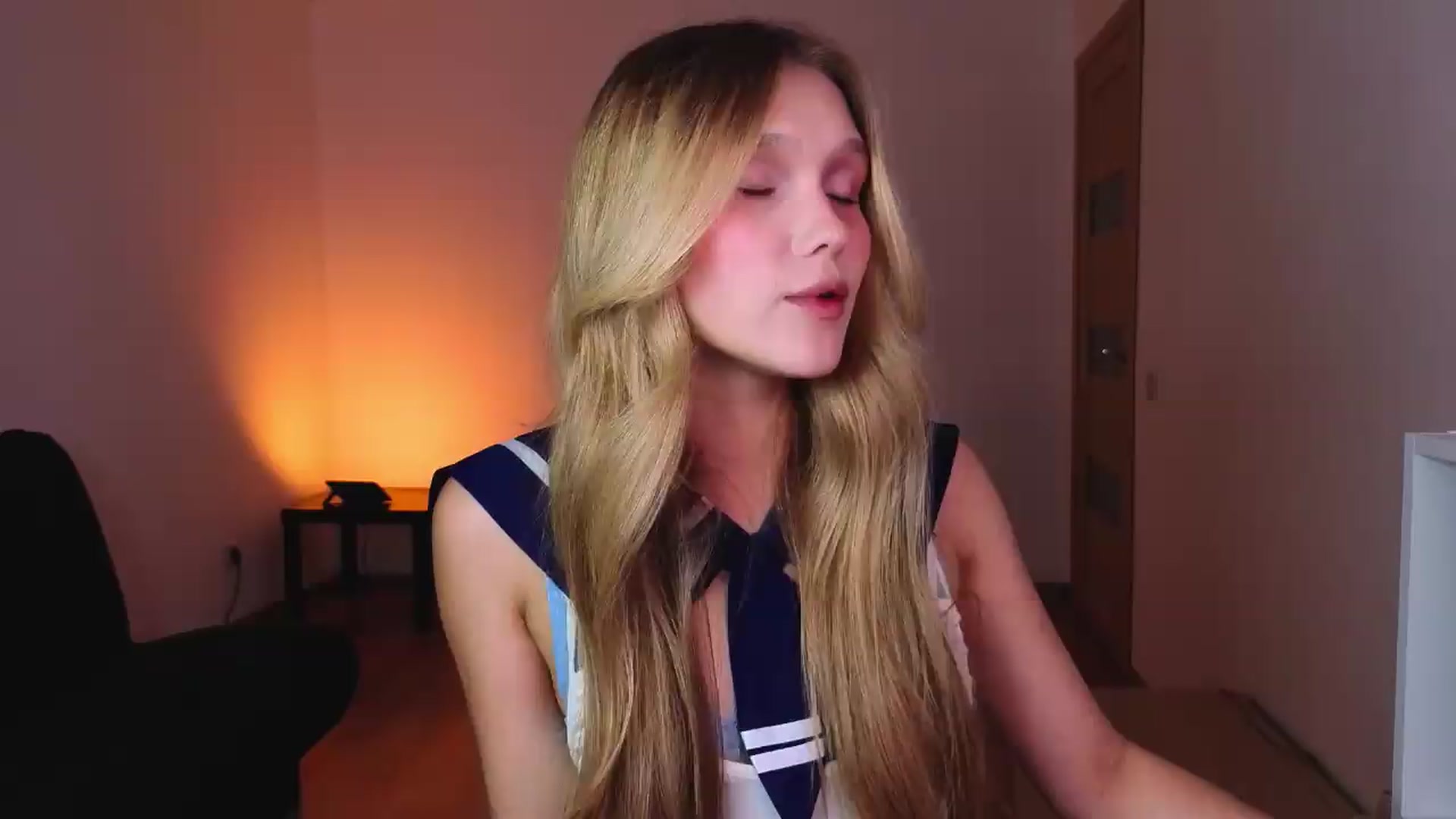 Gallery image thumbnail from AdelineCrash's myfreecams stream on, 08/11/2026, 11:25 image 12 of 20