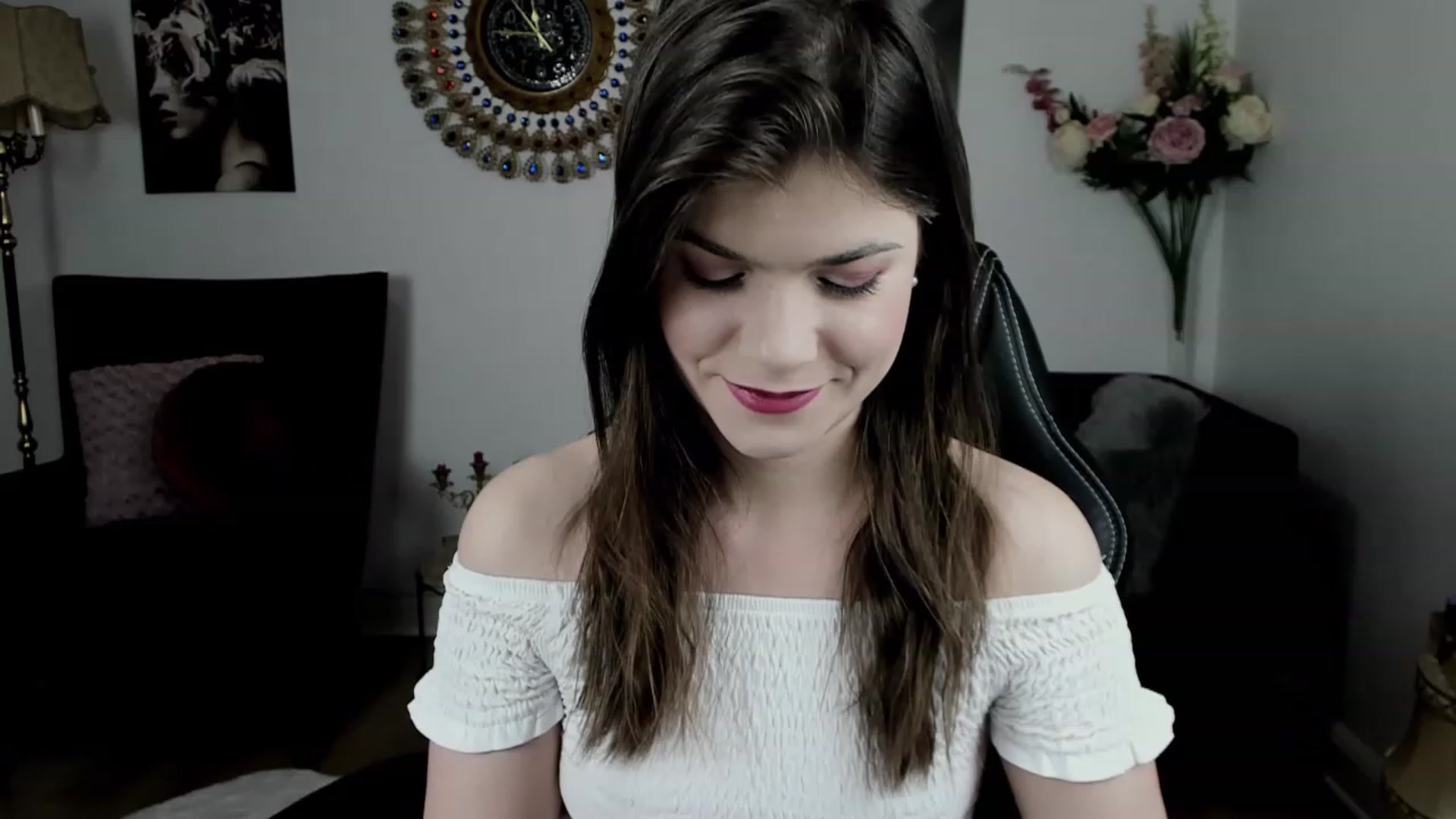Gallery image thumbnail from Adisonn4you's myfreecams stream on, 02/23/2023, 21:18 image 18 of 20