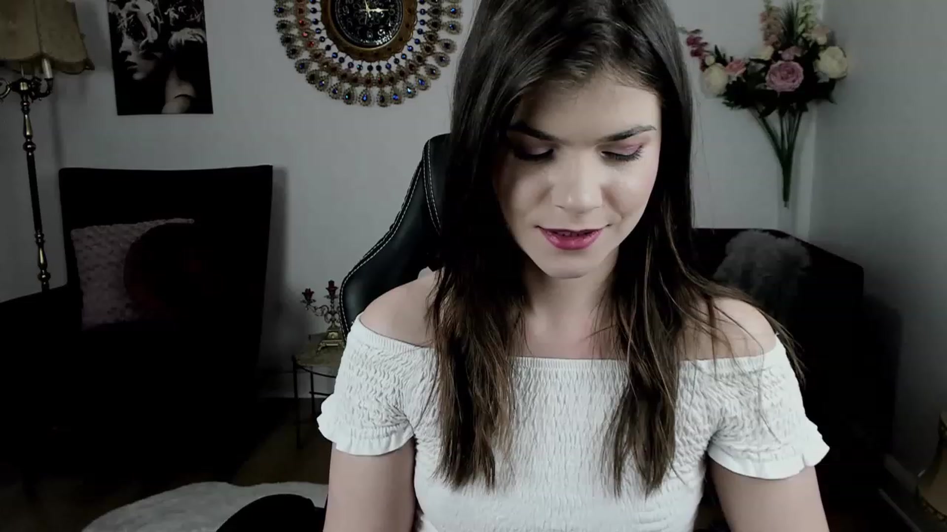 Gallery image thumbnail from Adisonn4you's myfreecams stream on, 02/24/2023, 24:39 image 5 of 20