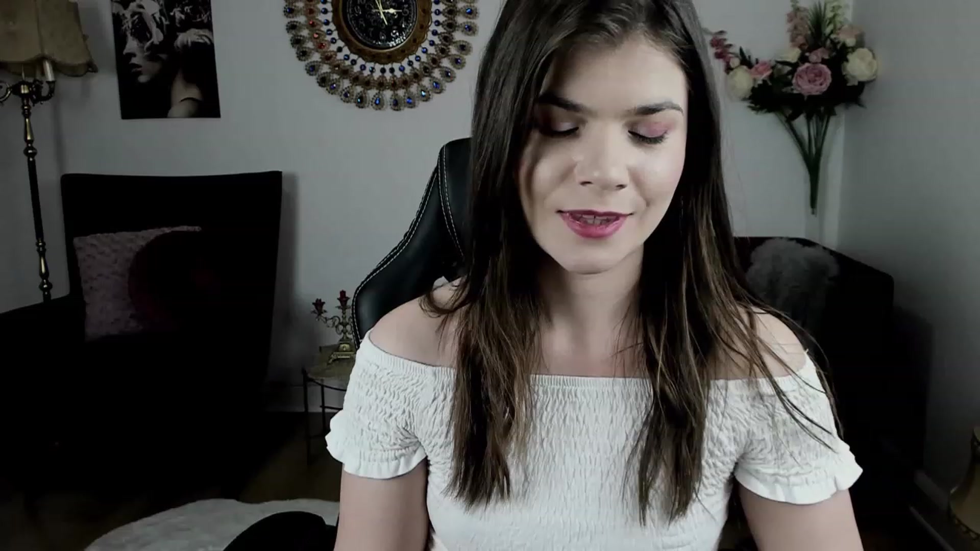 Gallery image thumbnail from Adisonn4you's myfreecams stream on, 02/24/2023, 24:39 image 8 of 20