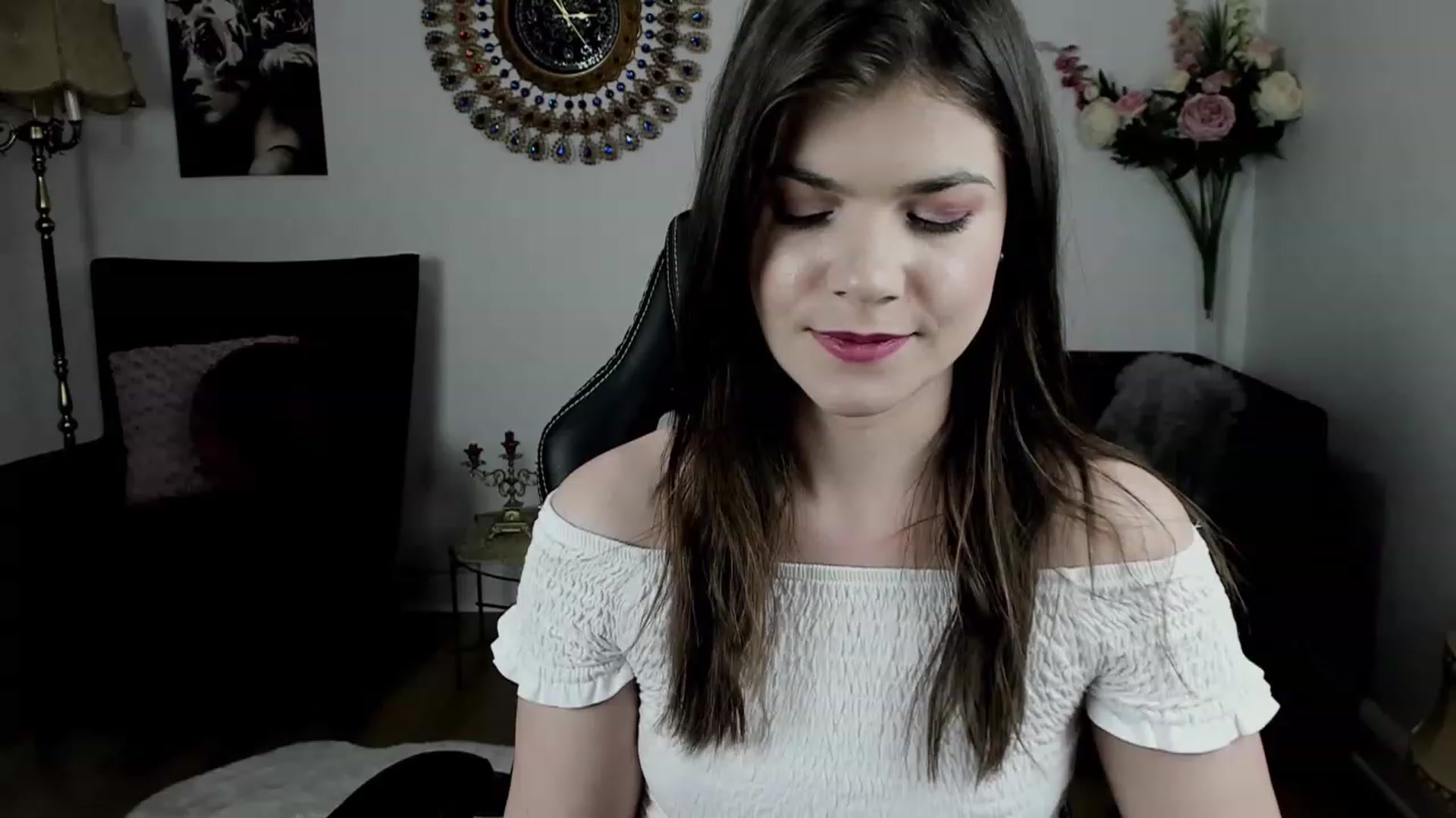 Gallery image thumbnail from Adisonn4you's myfreecams stream on, 02/24/2023, 24:39 image 4 of 20