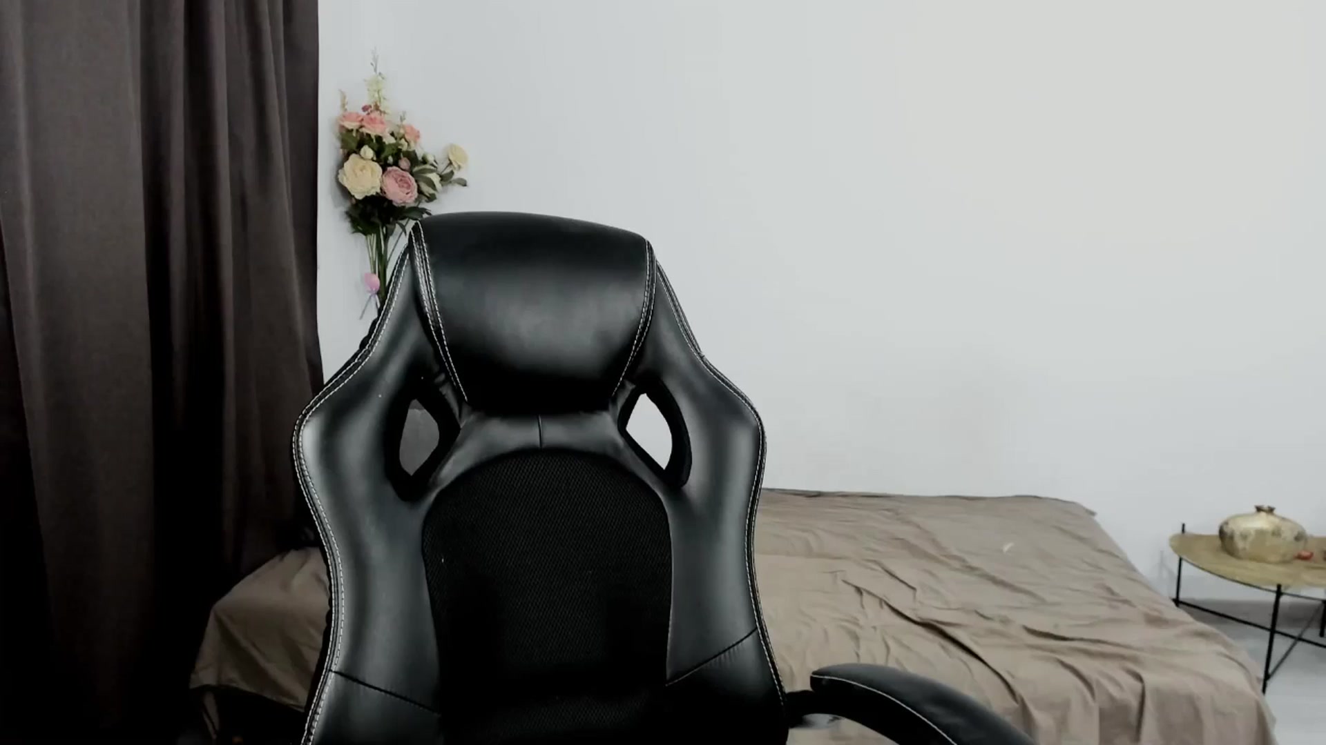 Gallery image thumbnail from Adisonn4you's myfreecams stream on, 12/17/2025, 01:10 image 19 of 20