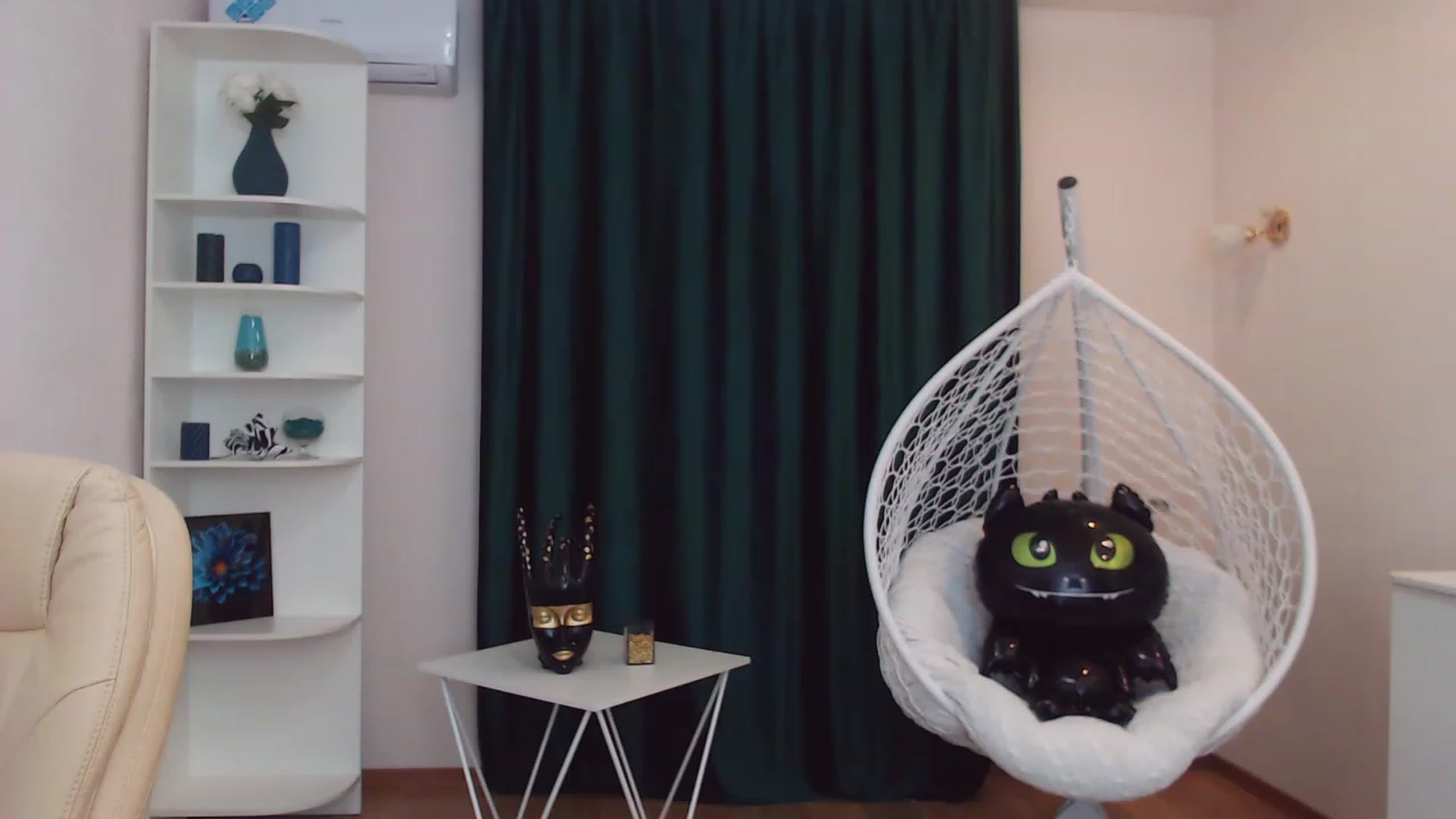 Gallery image thumbnail from AdmireMyEyes's myfreecams stream on, 11/27/2022, 09:52 image 12 of 20