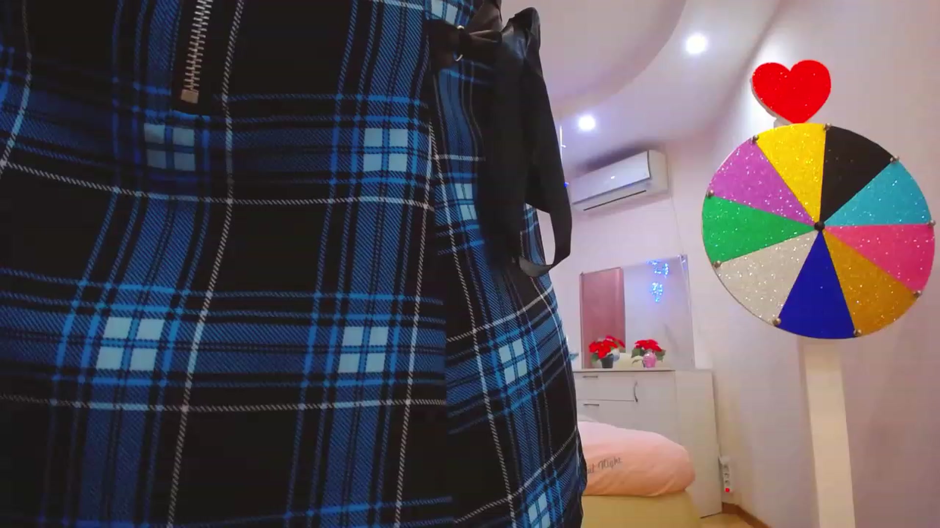 Gallery image thumbnail from AdmireMyEyes's myfreecams stream on, 11/28/2022, 08:32 image 17 of 20
