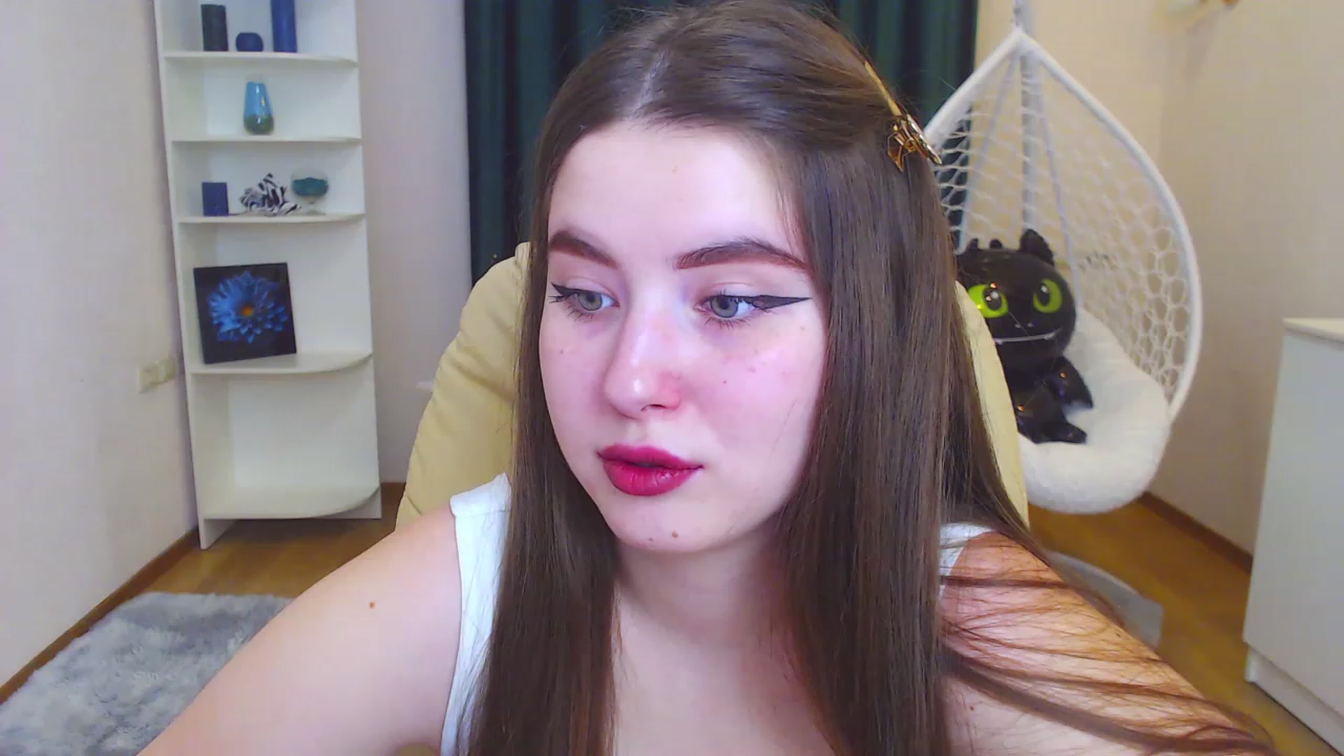 Gallery image thumbnail from AdmireMyEyes's myfreecams stream on, 11/29/2022, 09:38 image 18 of 20