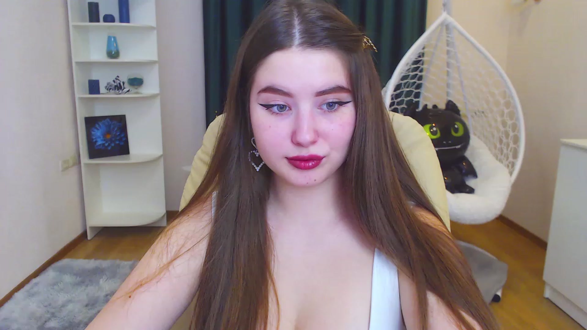 Gallery image thumbnail from AdmireMyEyes's myfreecams stream on, 11/29/2022, 09:38 image 12 of 20