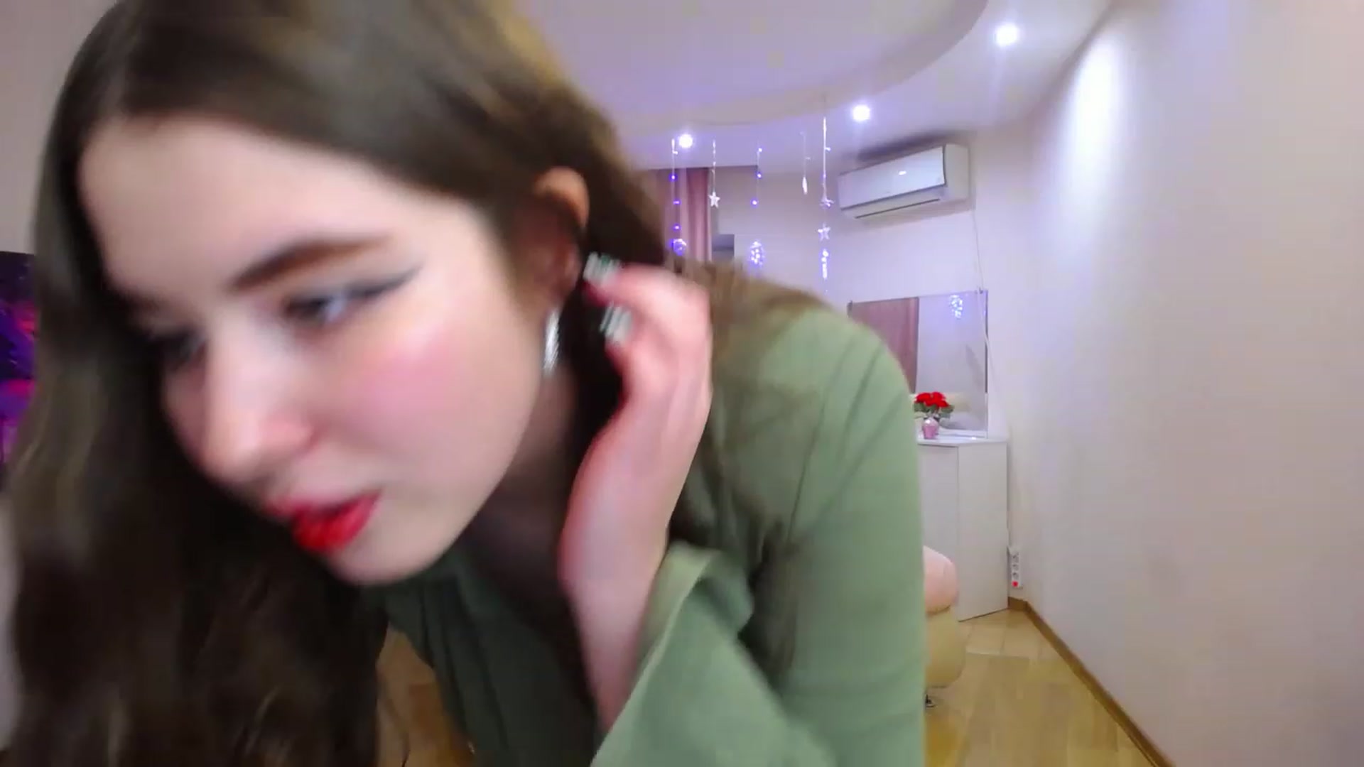 Gallery image thumbnail from AdmireMyEyes's myfreecams stream on, 12/02/2022, 08:42 image 13 of 20