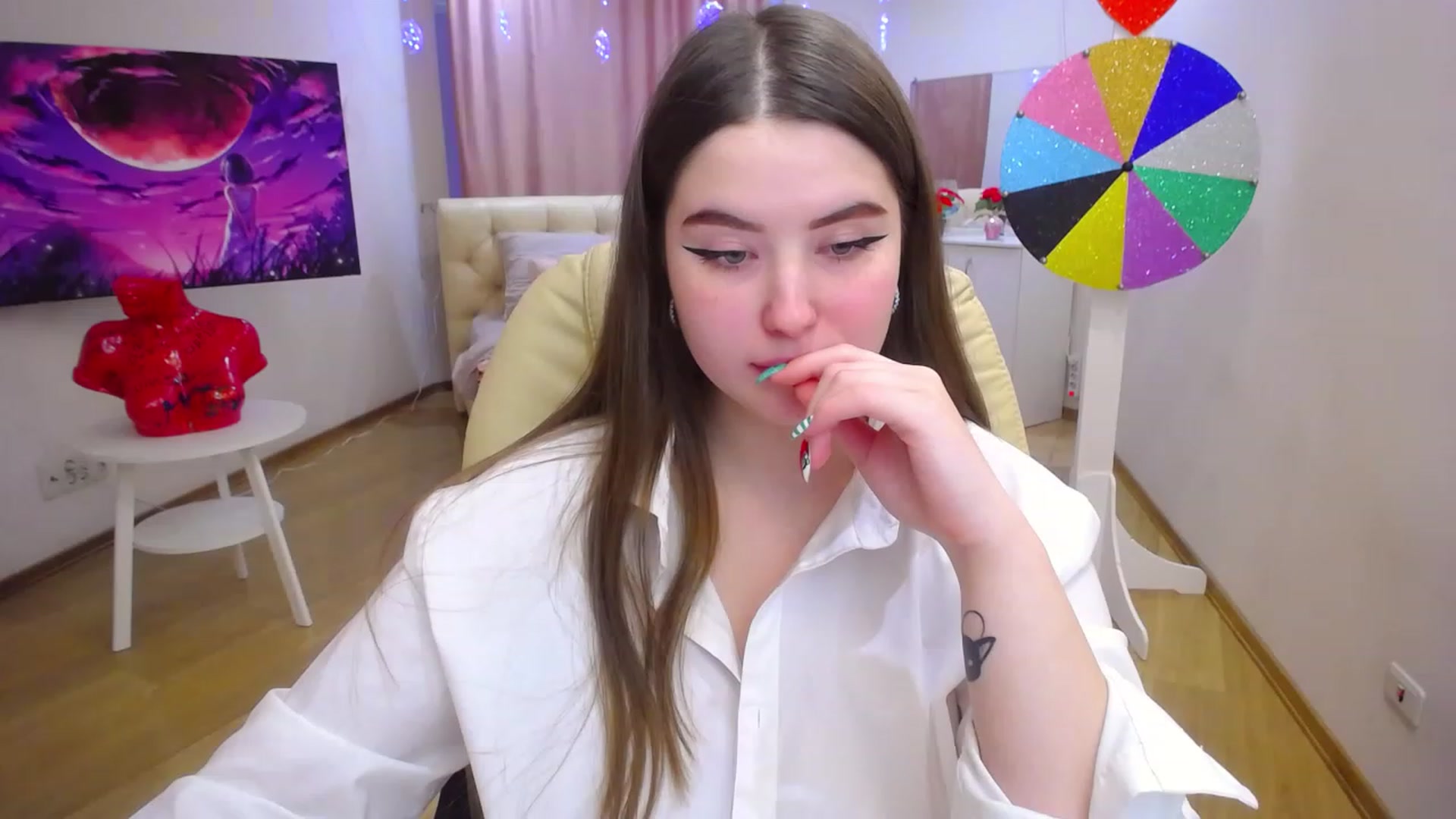 Gallery image thumbnail from AdmireMyEyes's myfreecams stream on, 12/04/2022, 07:45 image 14 of 20
