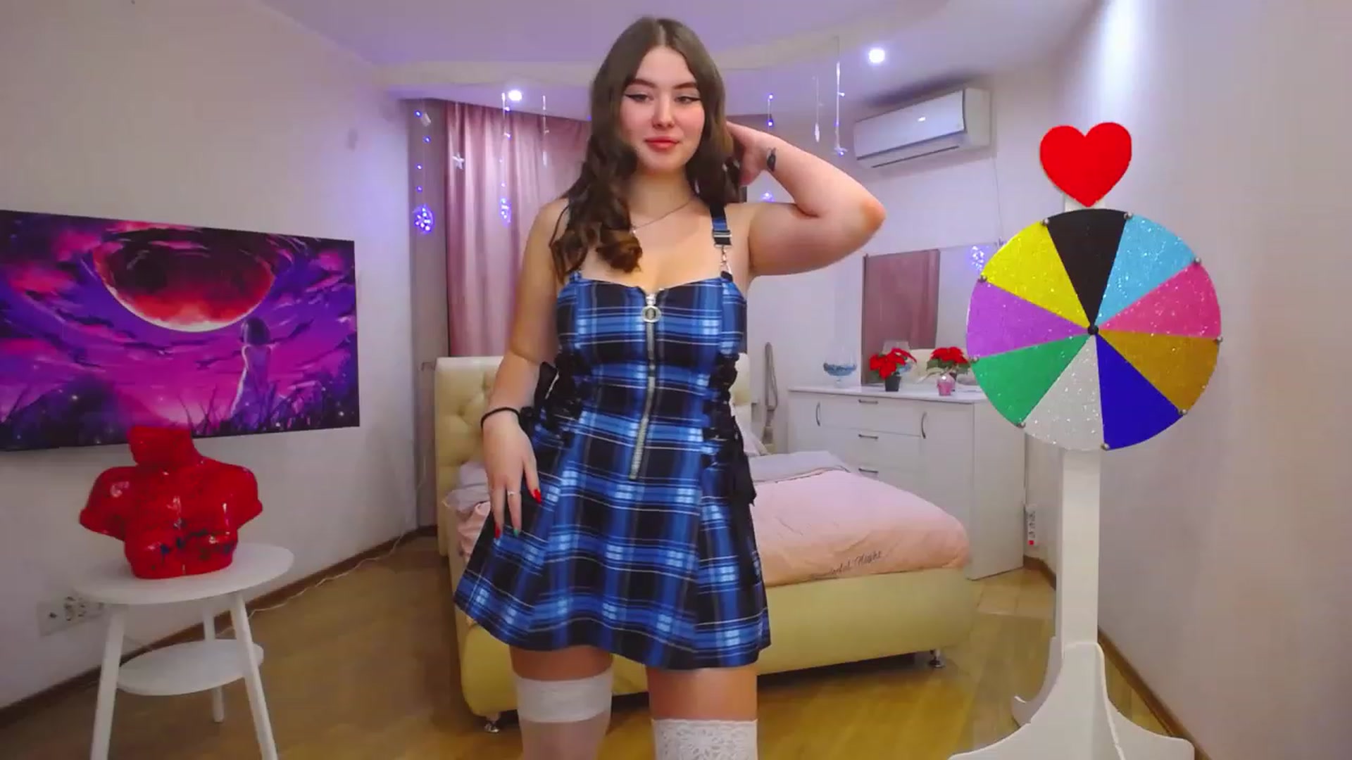 Gallery image thumbnail from AdmireMyEyes's myfreecams stream on, 12/05/2022, 14:03 image 15 of 20
