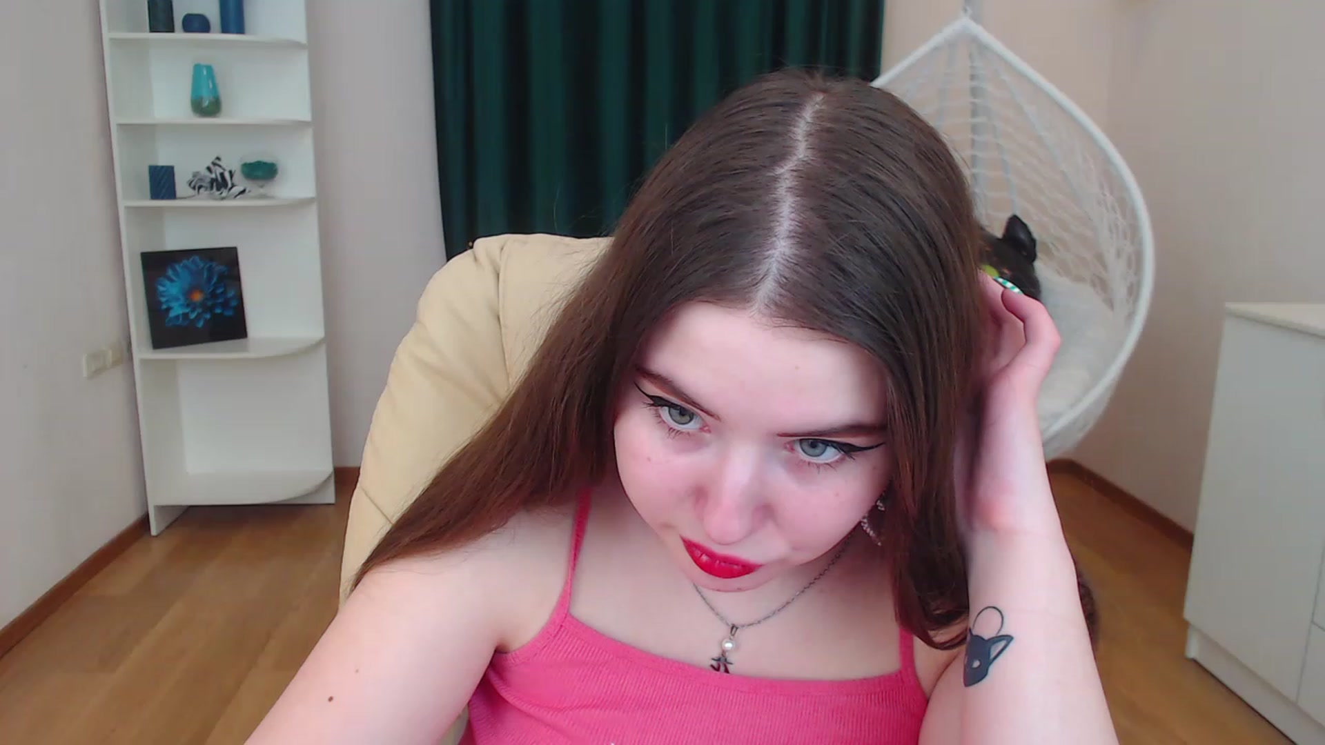 Gallery image thumbnail from AdmireMyEyes's myfreecams stream on, 12/10/2022, 09:47 image 18 of 20