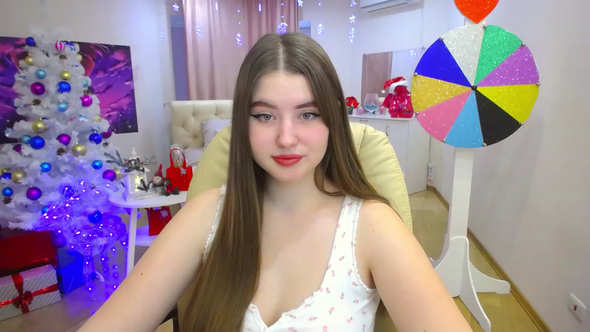 Gallery image thumbnail from AdmireMyEyes's myfreecams stream on, 12/15/2022, 08:24 image 13 of 20