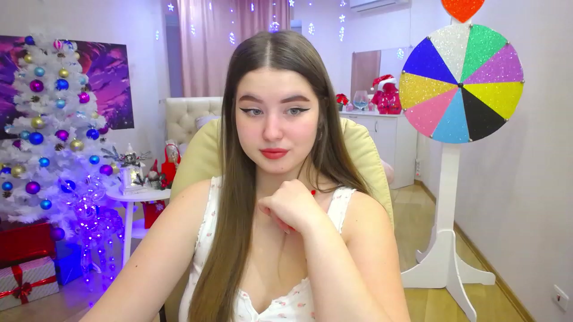 Gallery image thumbnail from AdmireMyEyes's myfreecams stream on, 12/15/2022, 08:24 image 8 of 20