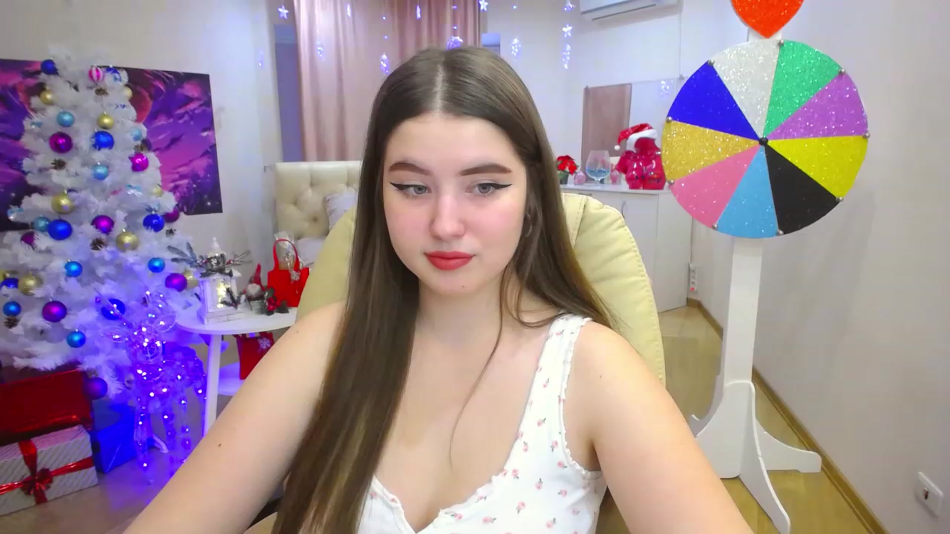 Gallery image thumbnail from AdmireMyEyes's myfreecams stream on, 12/15/2022, 08:24 image 10 of 20