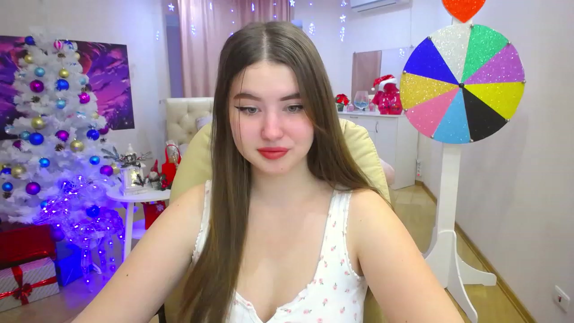 Gallery image thumbnail from AdmireMyEyes's myfreecams stream on, 12/15/2022, 08:24 image 5 of 20